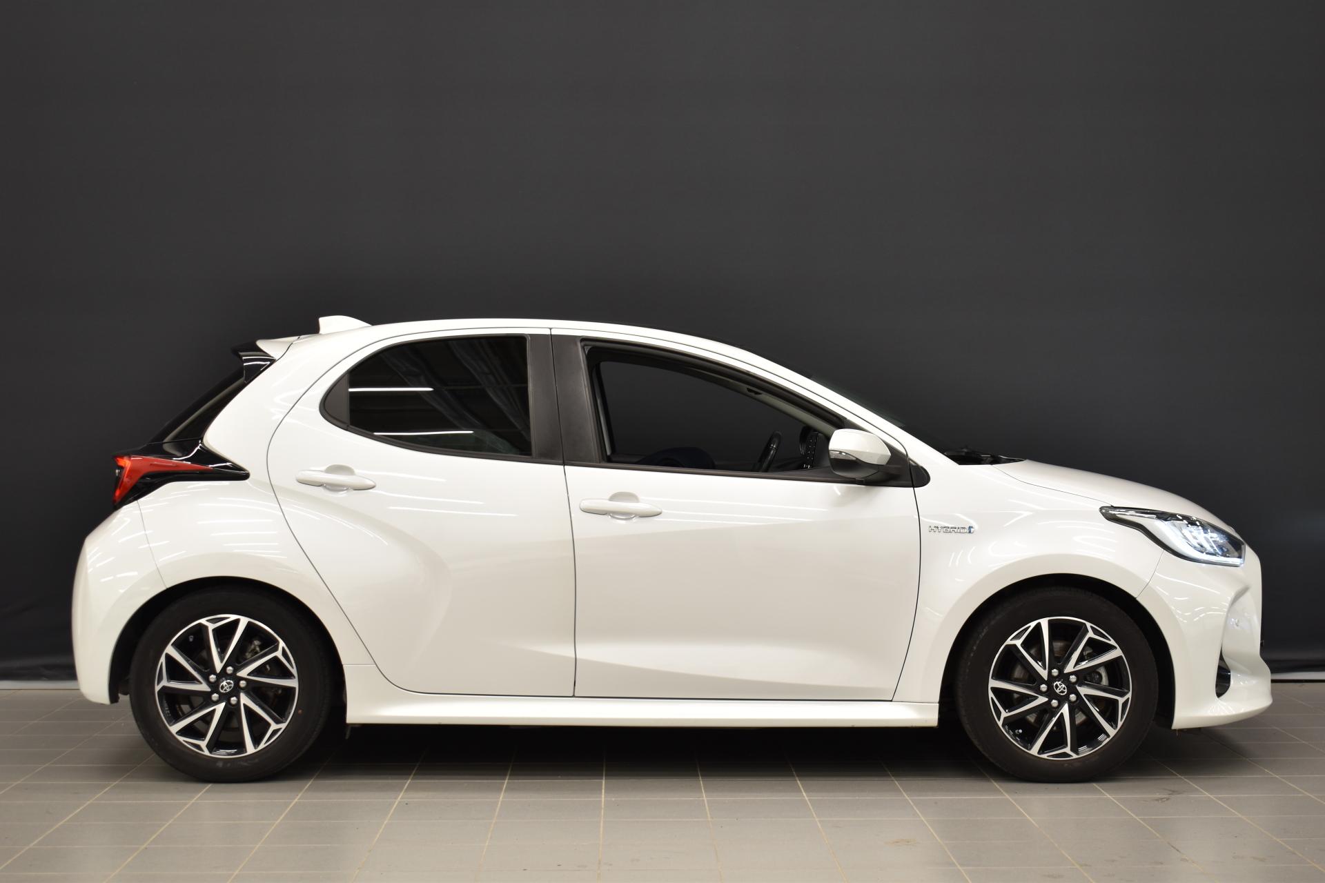 TOYOTA Yaris 2021