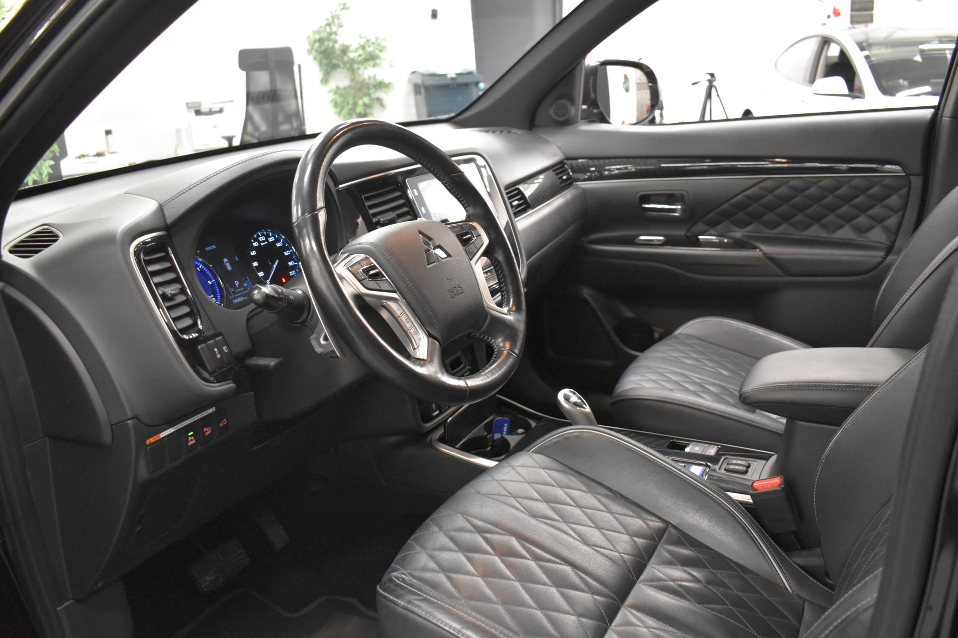 MITSUBISHI Outlander PHEV 2019