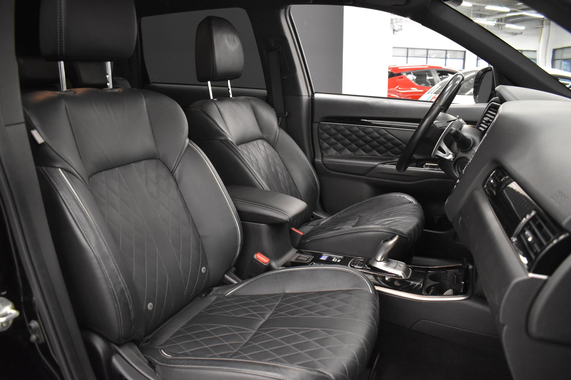 MITSUBISHI Outlander PHEV 2019