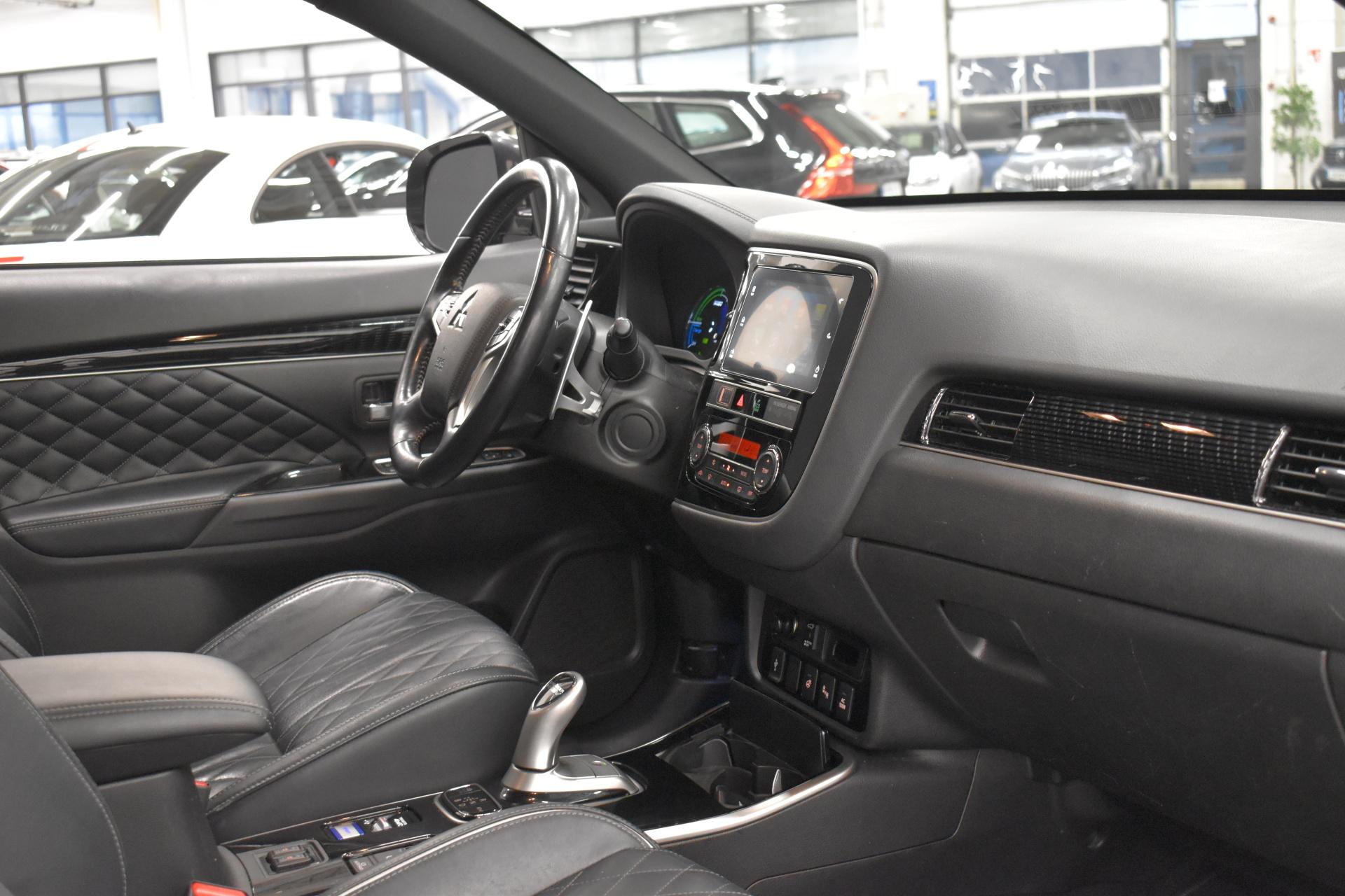 MITSUBISHI Outlander PHEV 2019