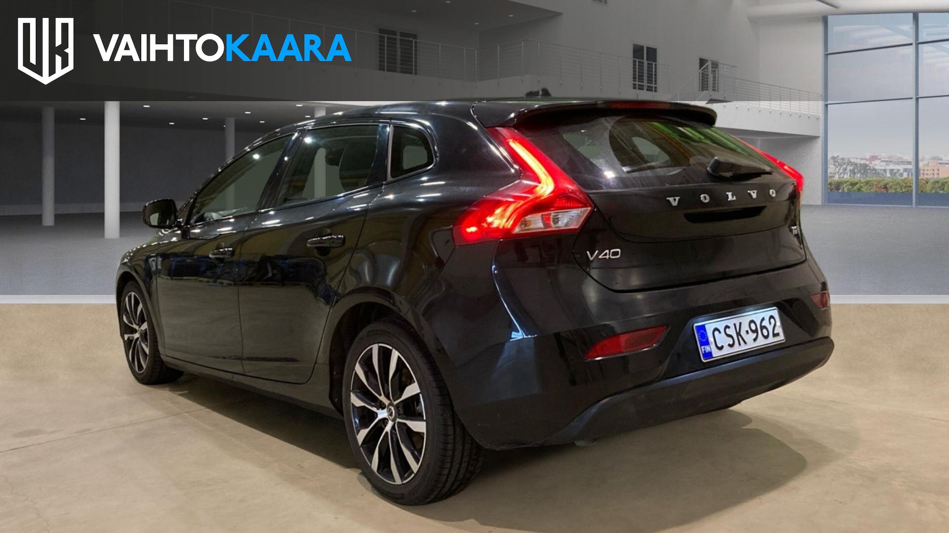 VOLVO V40 2018