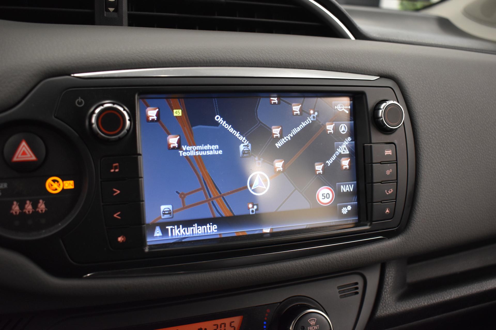 TOYOTA Yaris 2014
