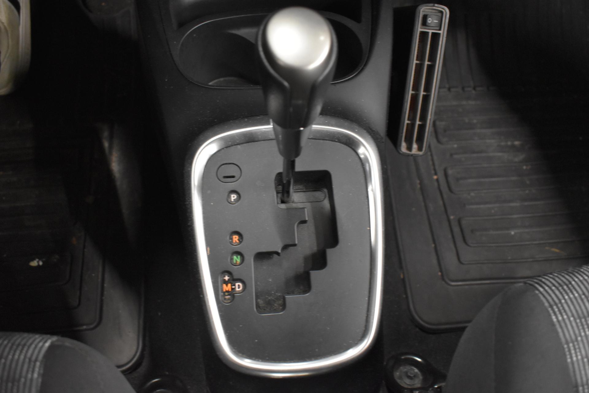 TOYOTA Yaris 2014