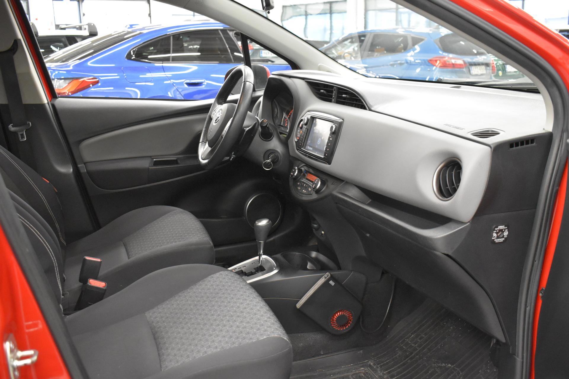 TOYOTA Yaris 2014