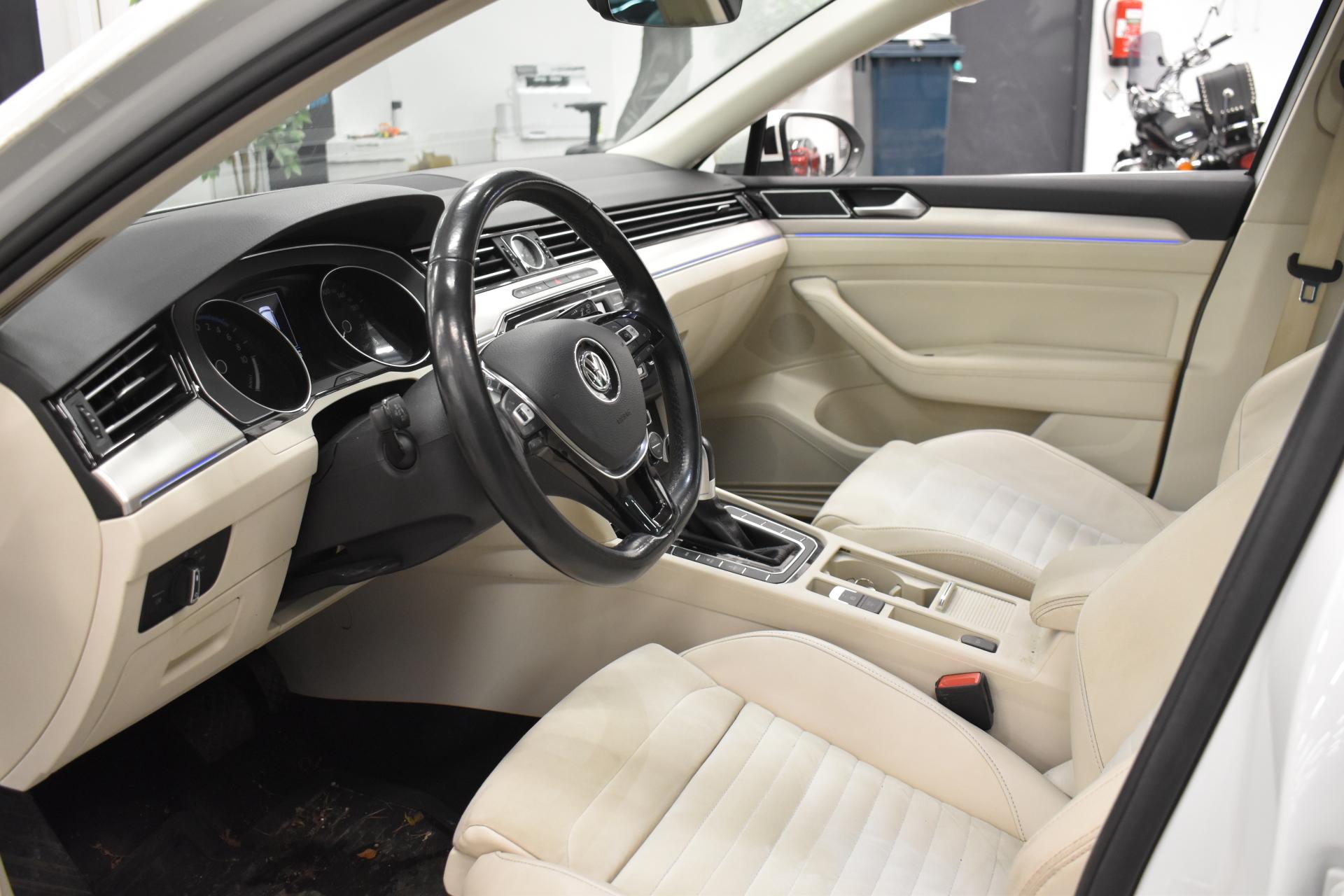 VOLKSWAGEN Passat 2016