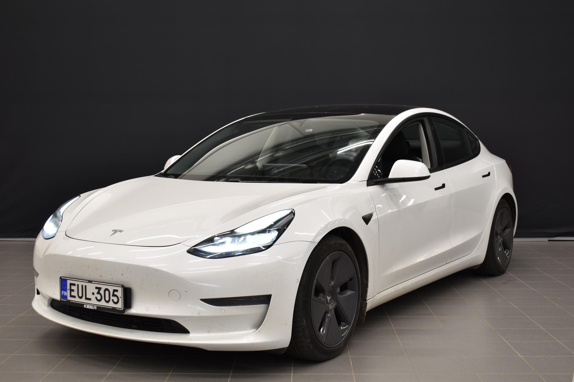 TESLA Model 3 2021