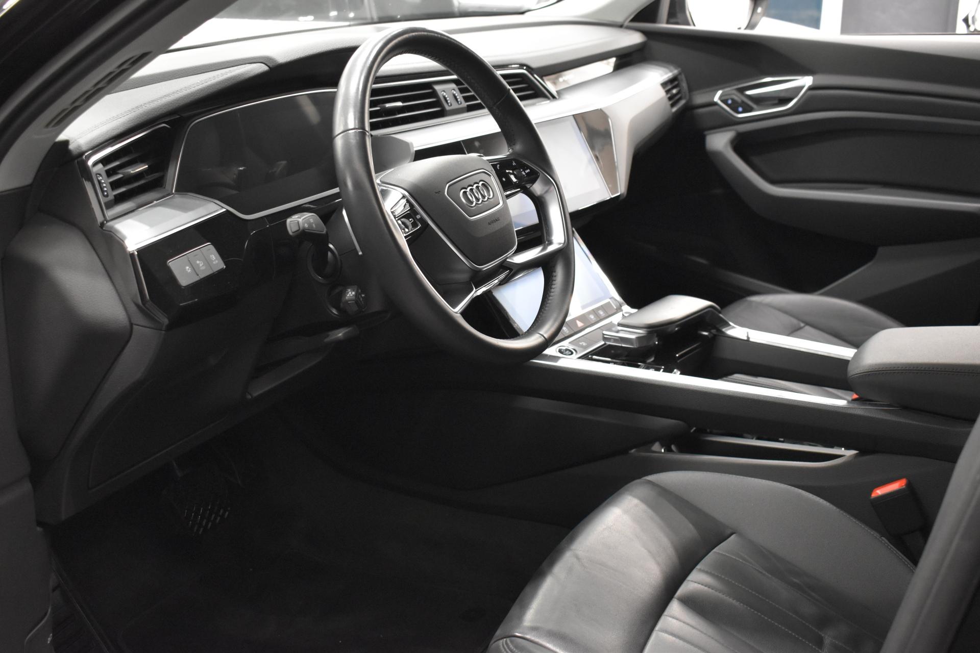 AUDI e-tron 2021