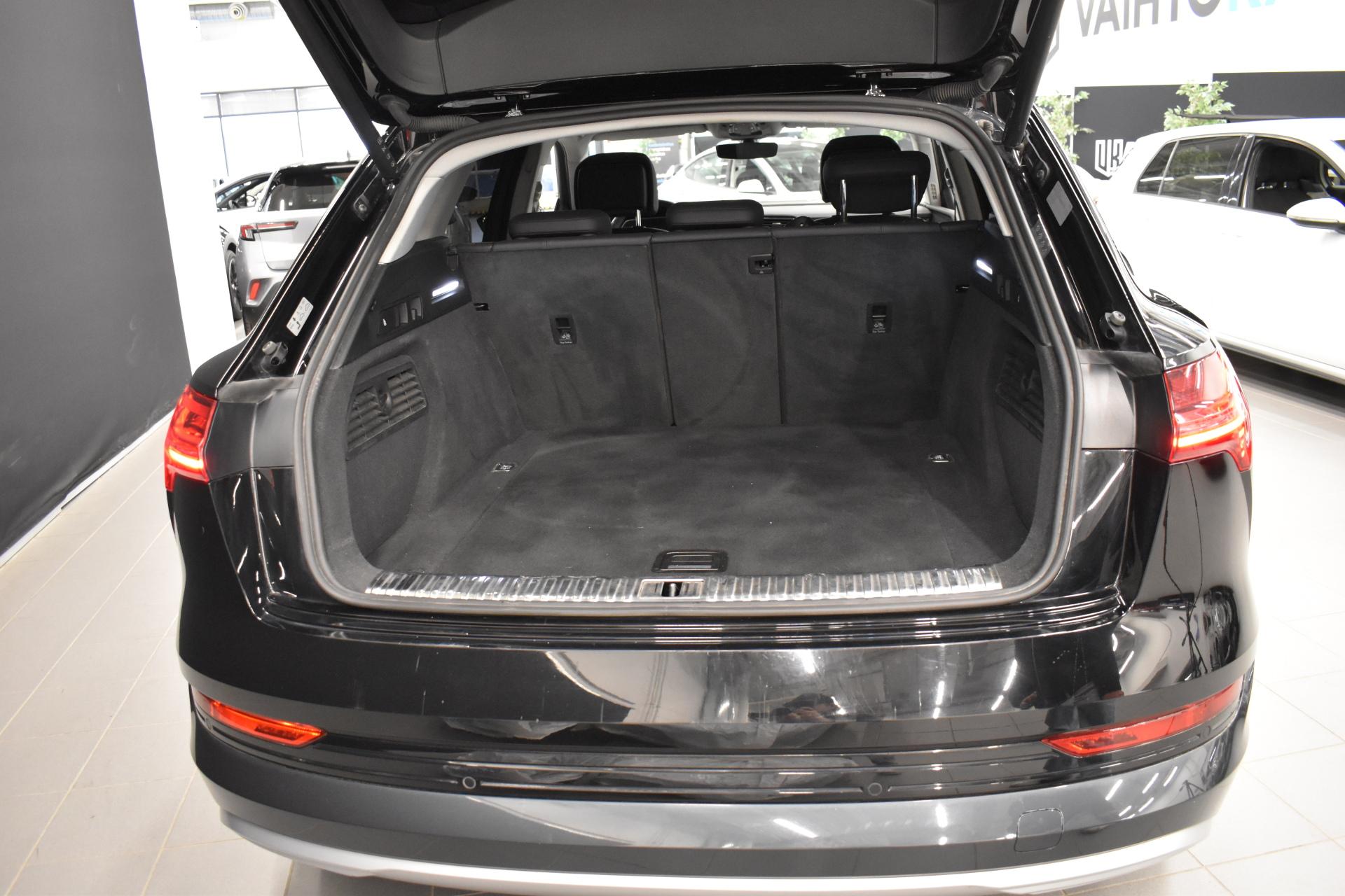 AUDI e-tron 2021