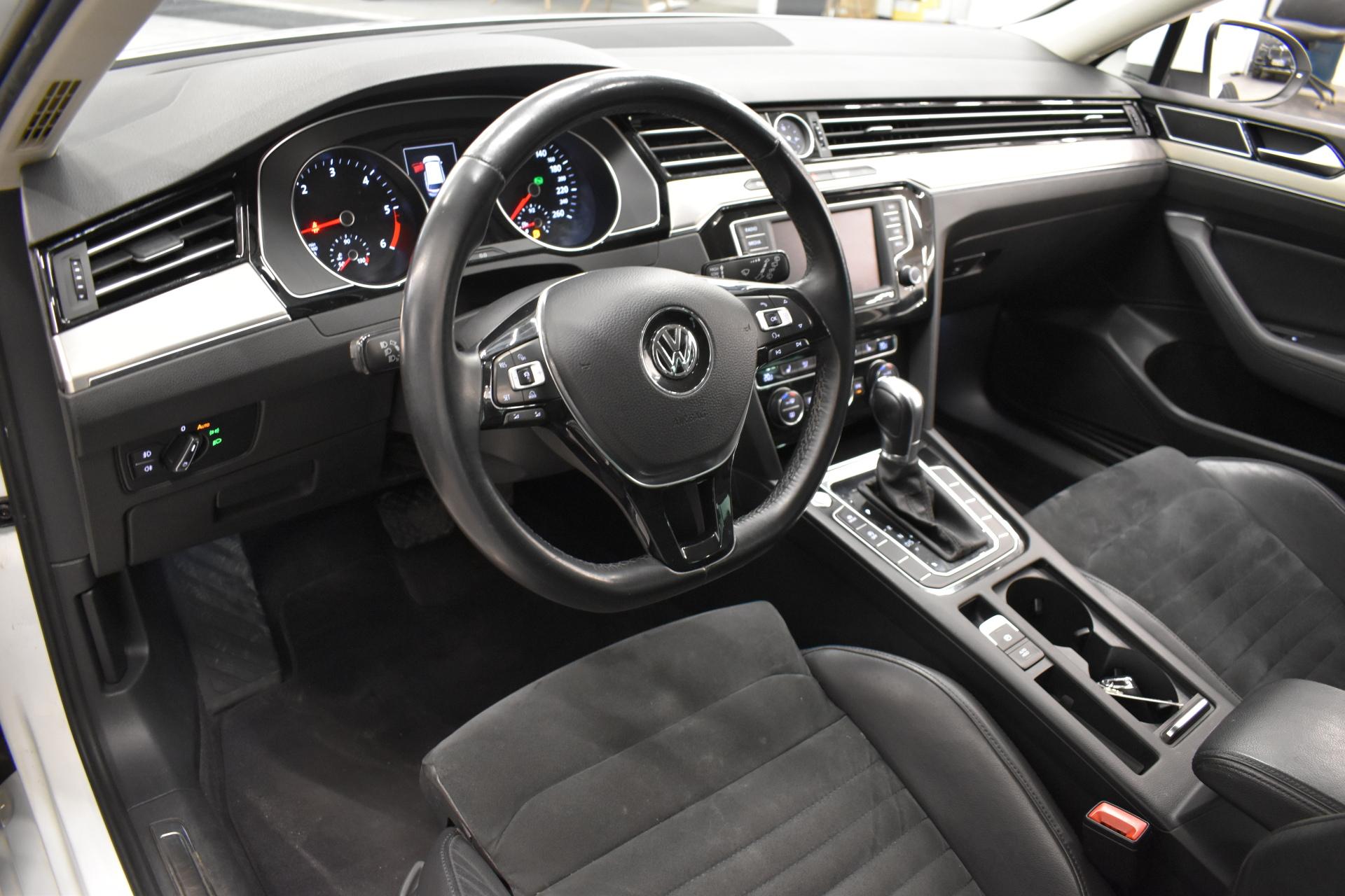 VOLKSWAGEN Passat 2016