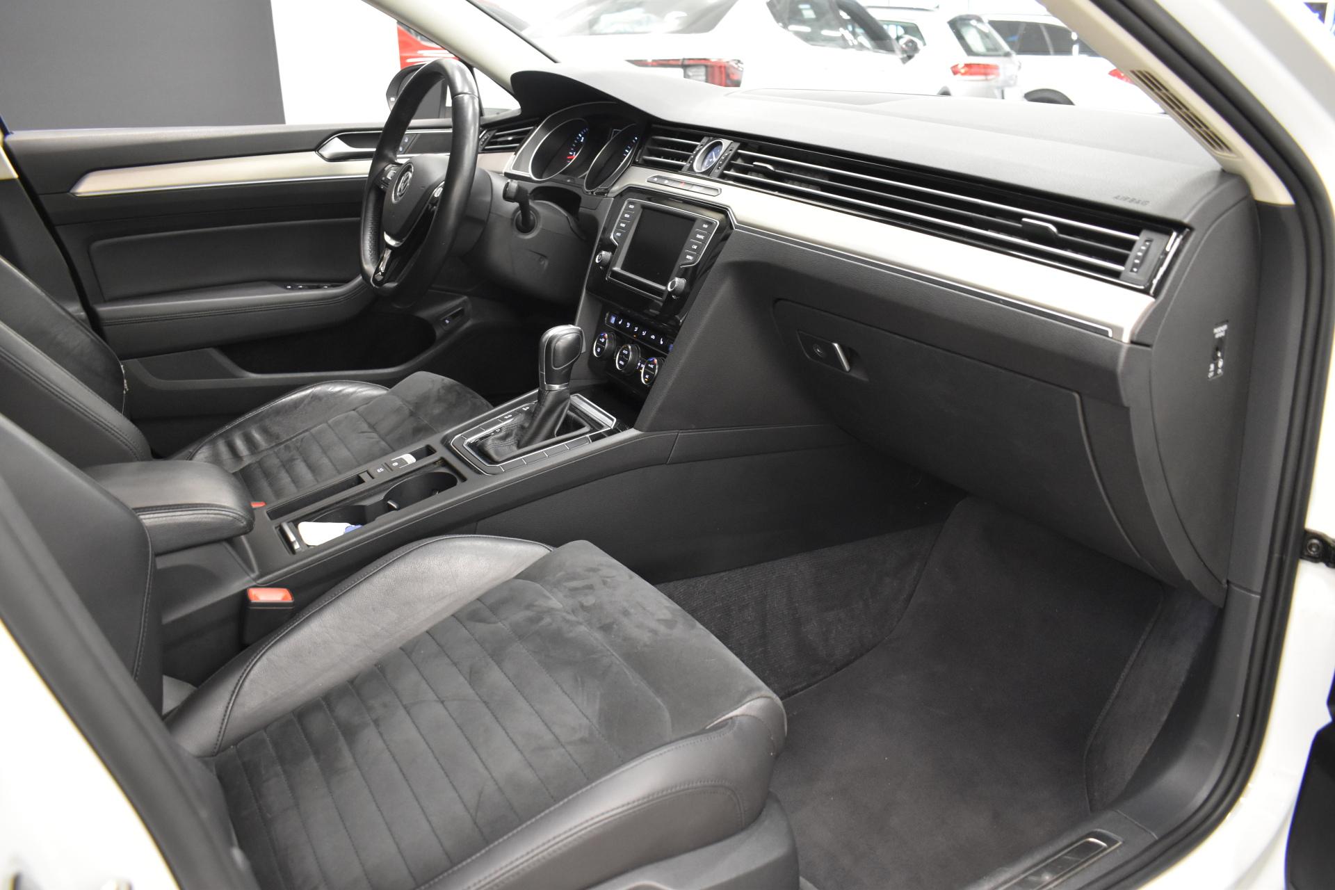 VOLKSWAGEN Passat 2016