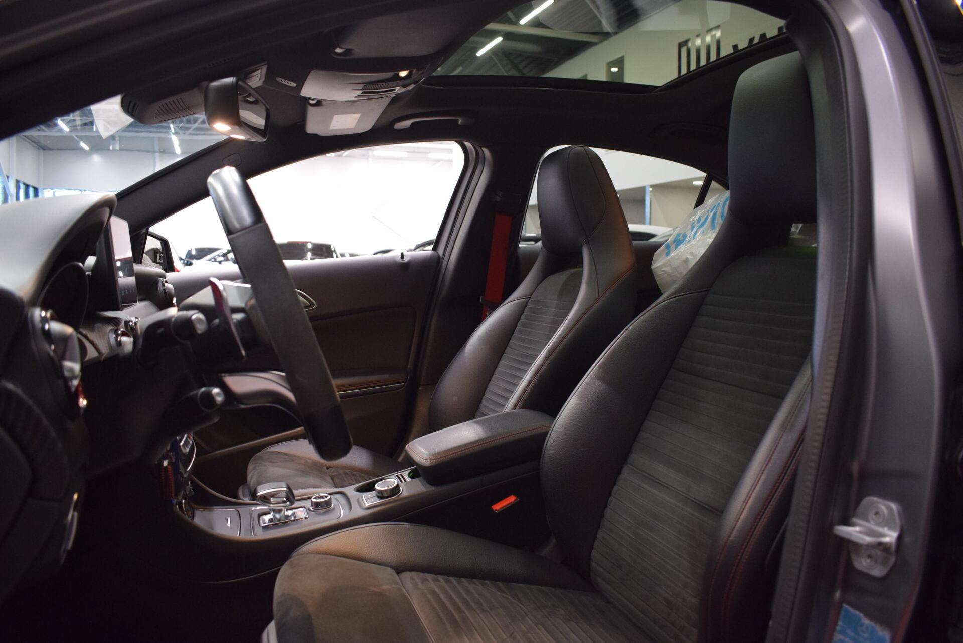 MERCEDES-BENZ A 45 AMG 2016