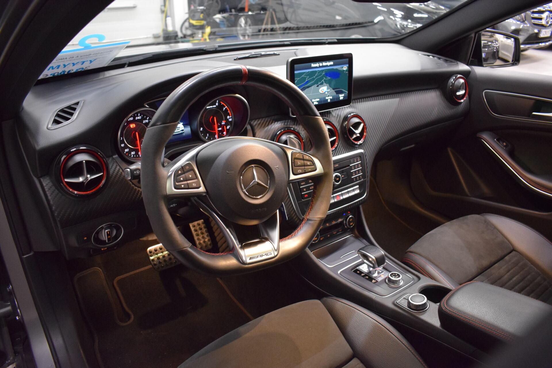 MERCEDES-BENZ A 45 AMG 2016