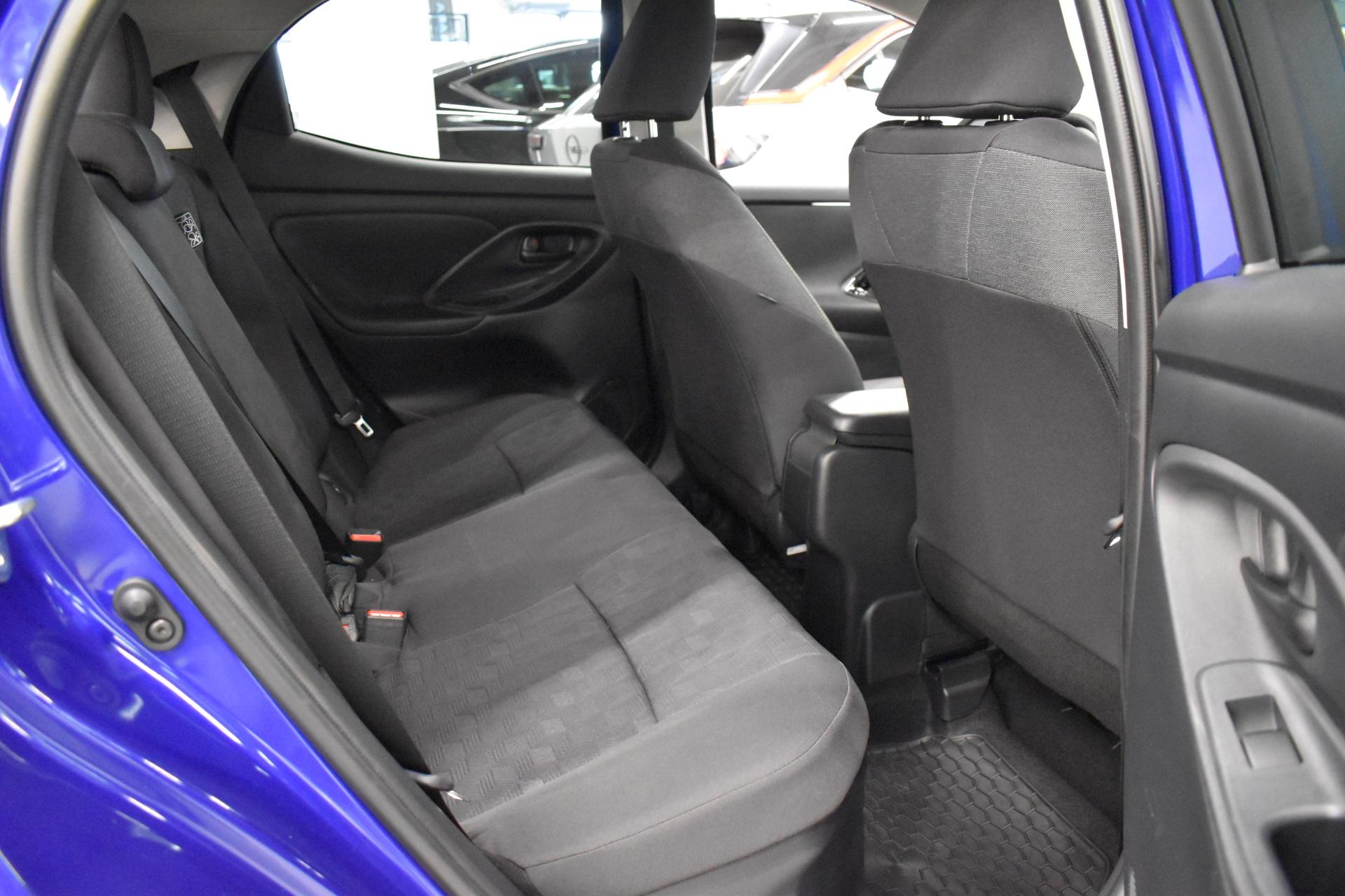 TOYOTA Yaris 12