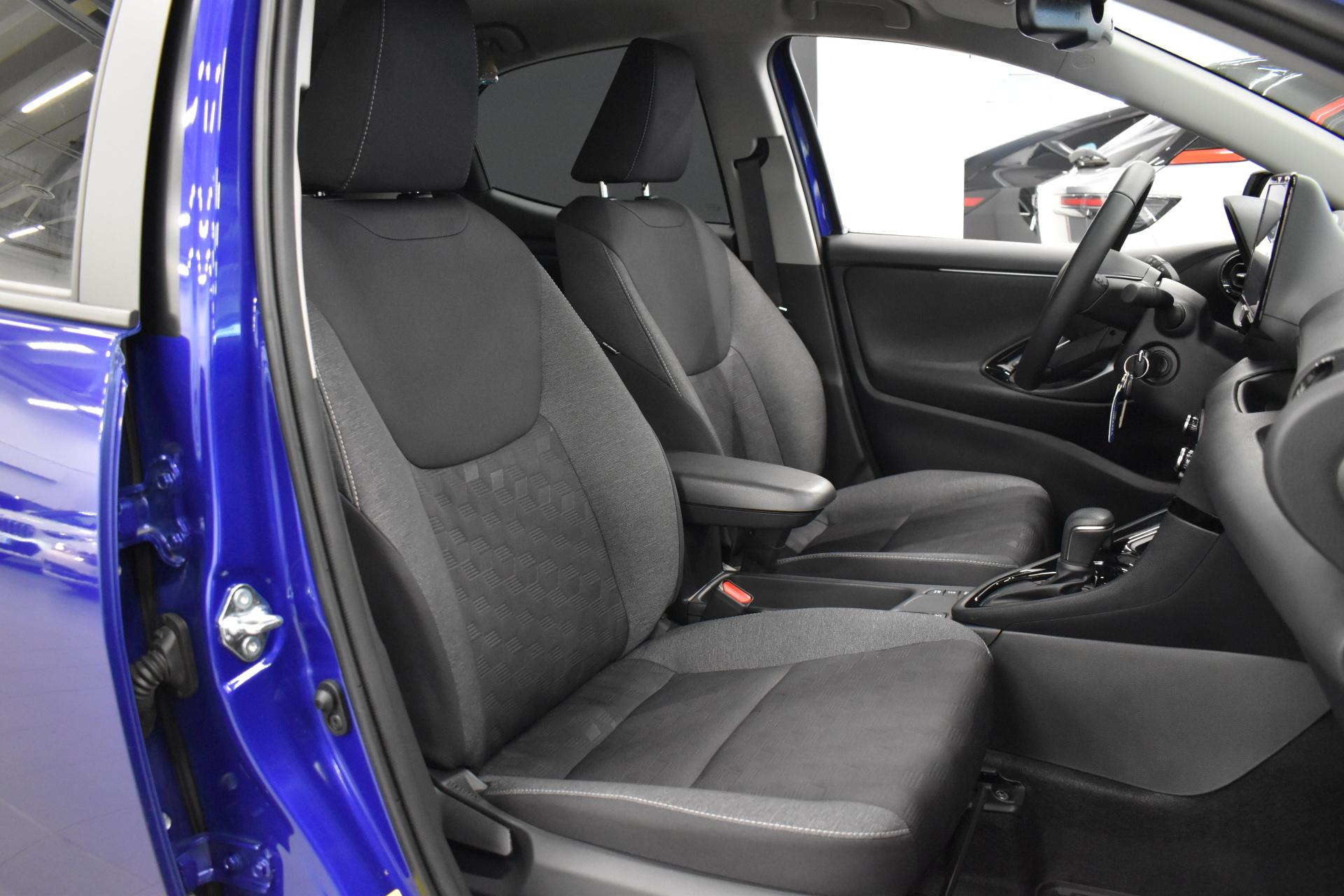 TOYOTA Yaris 14