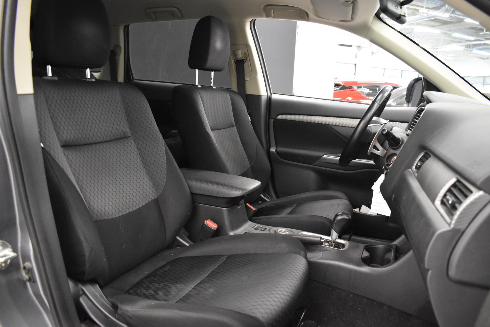 MITSUBISHI Outlander 2013