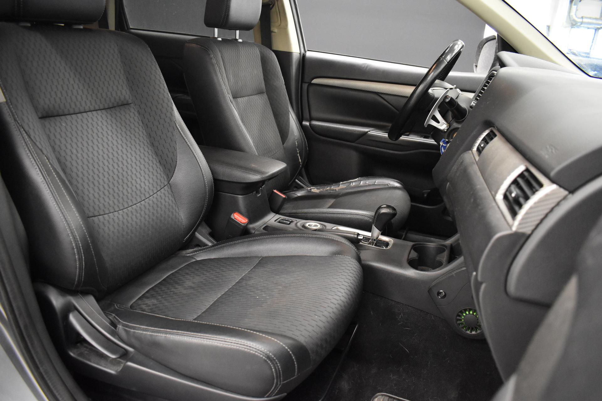 MITSUBISHI Outlander 2014