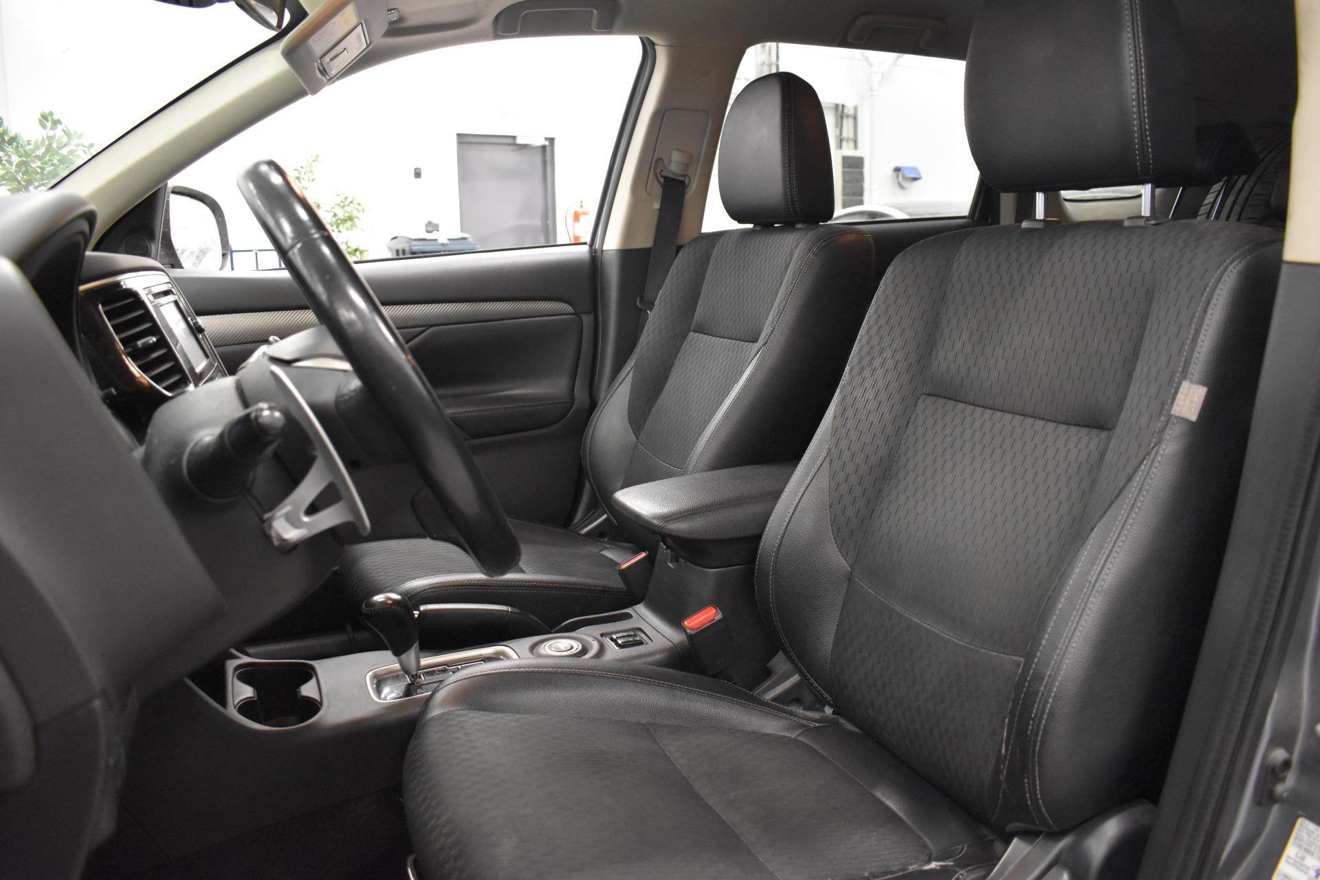 MITSUBISHI Outlander 2014