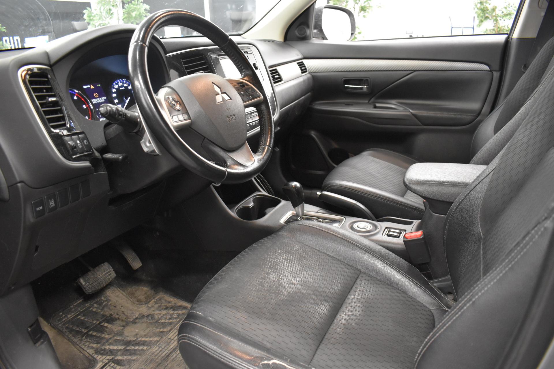 MITSUBISHI Outlander 2014