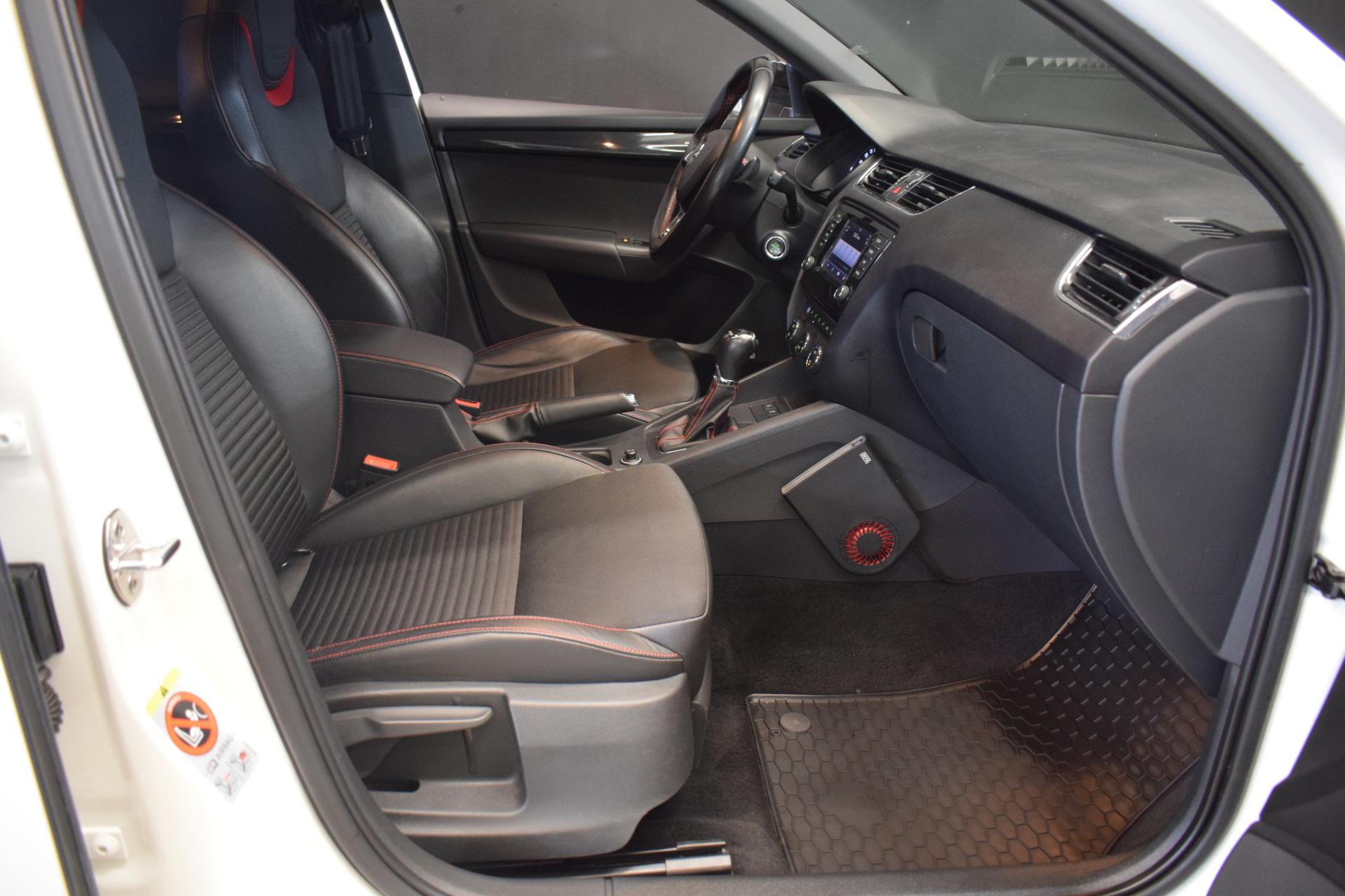 SKODA Octavia 14