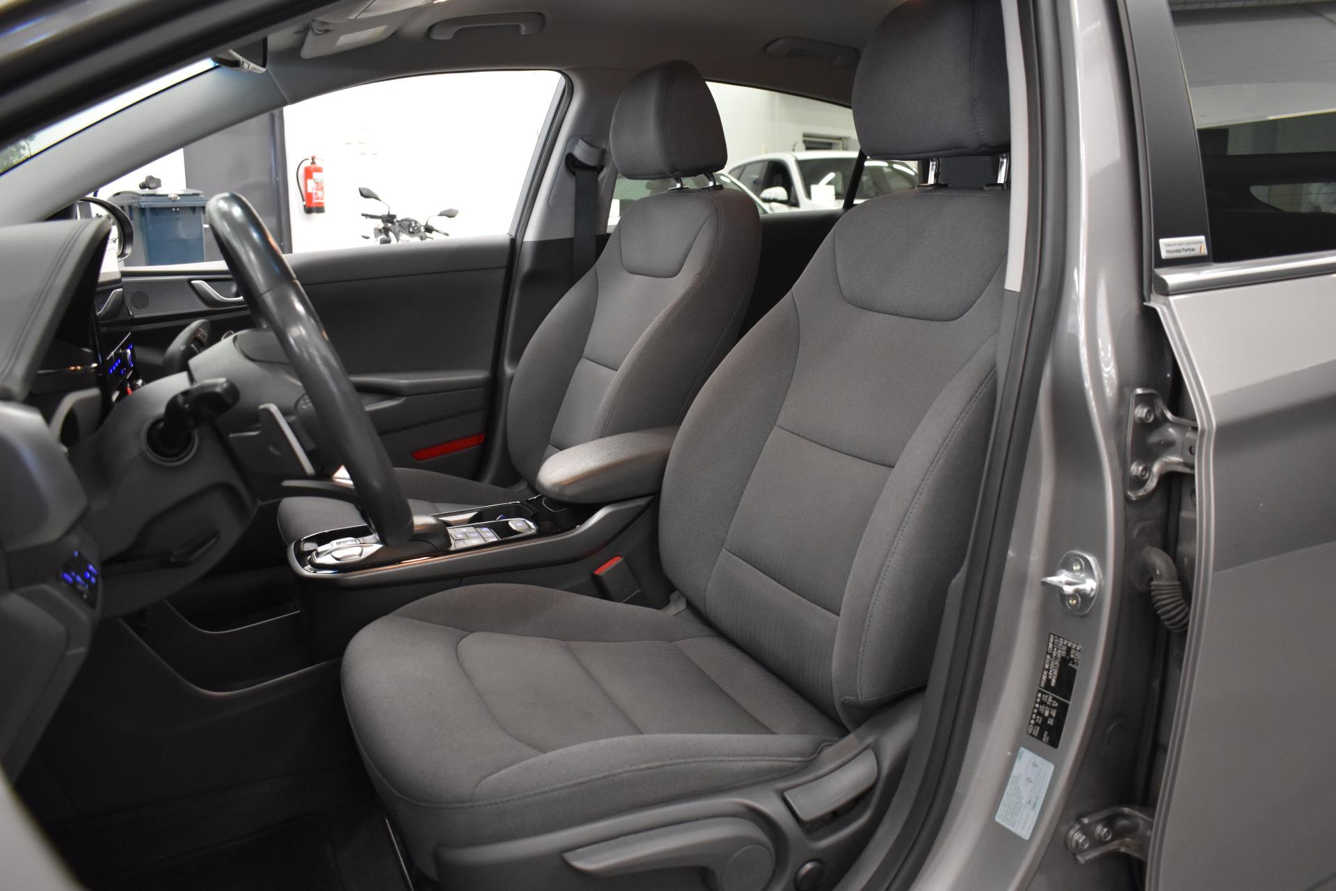 HYUNDAI Ioniq Electric 10