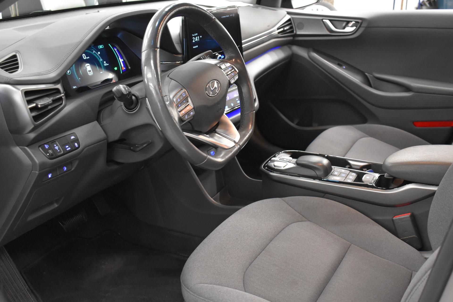 HYUNDAI Ioniq Electric 11