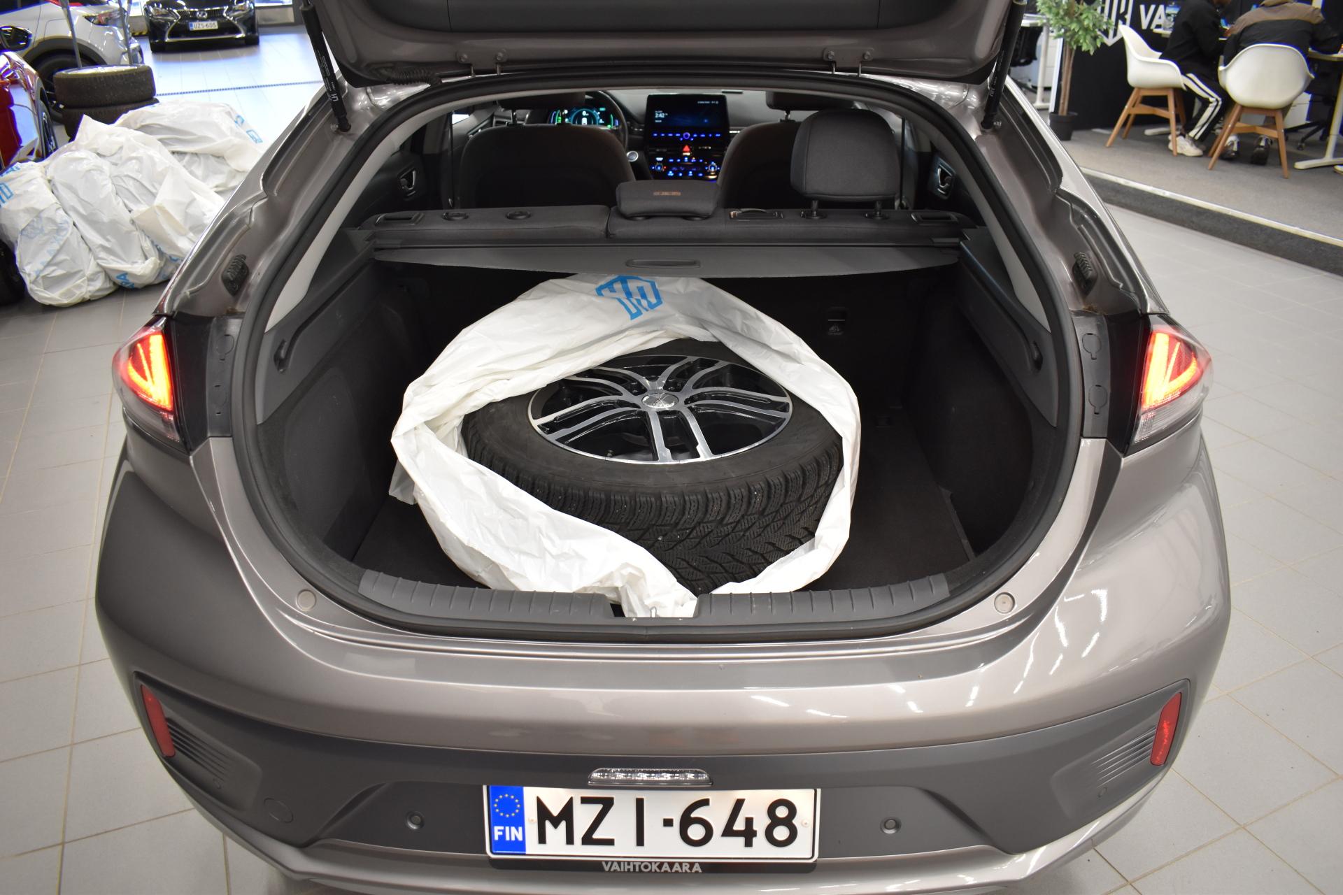 HYUNDAI Ioniq Electric 13