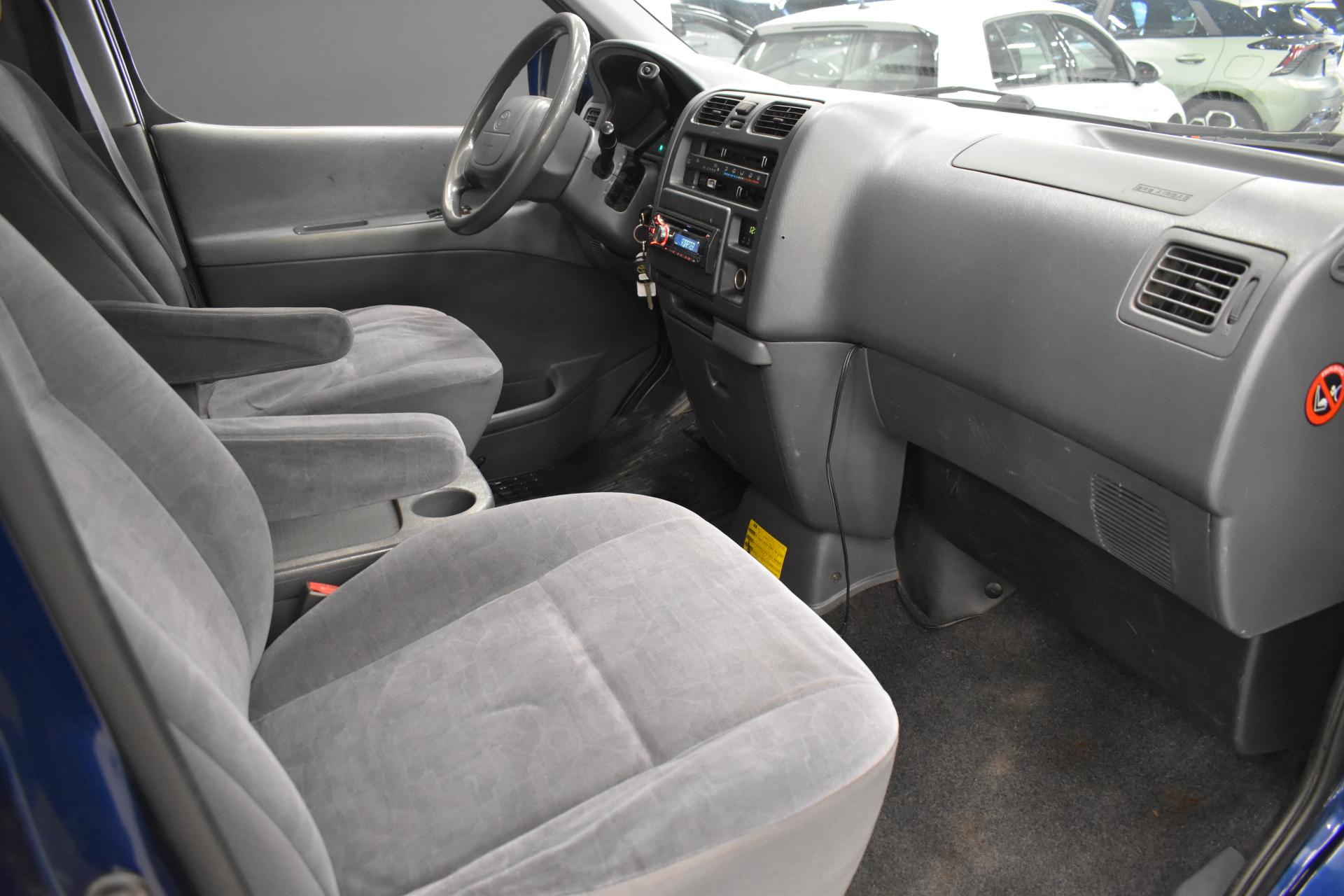 TOYOTA Hiace 2006