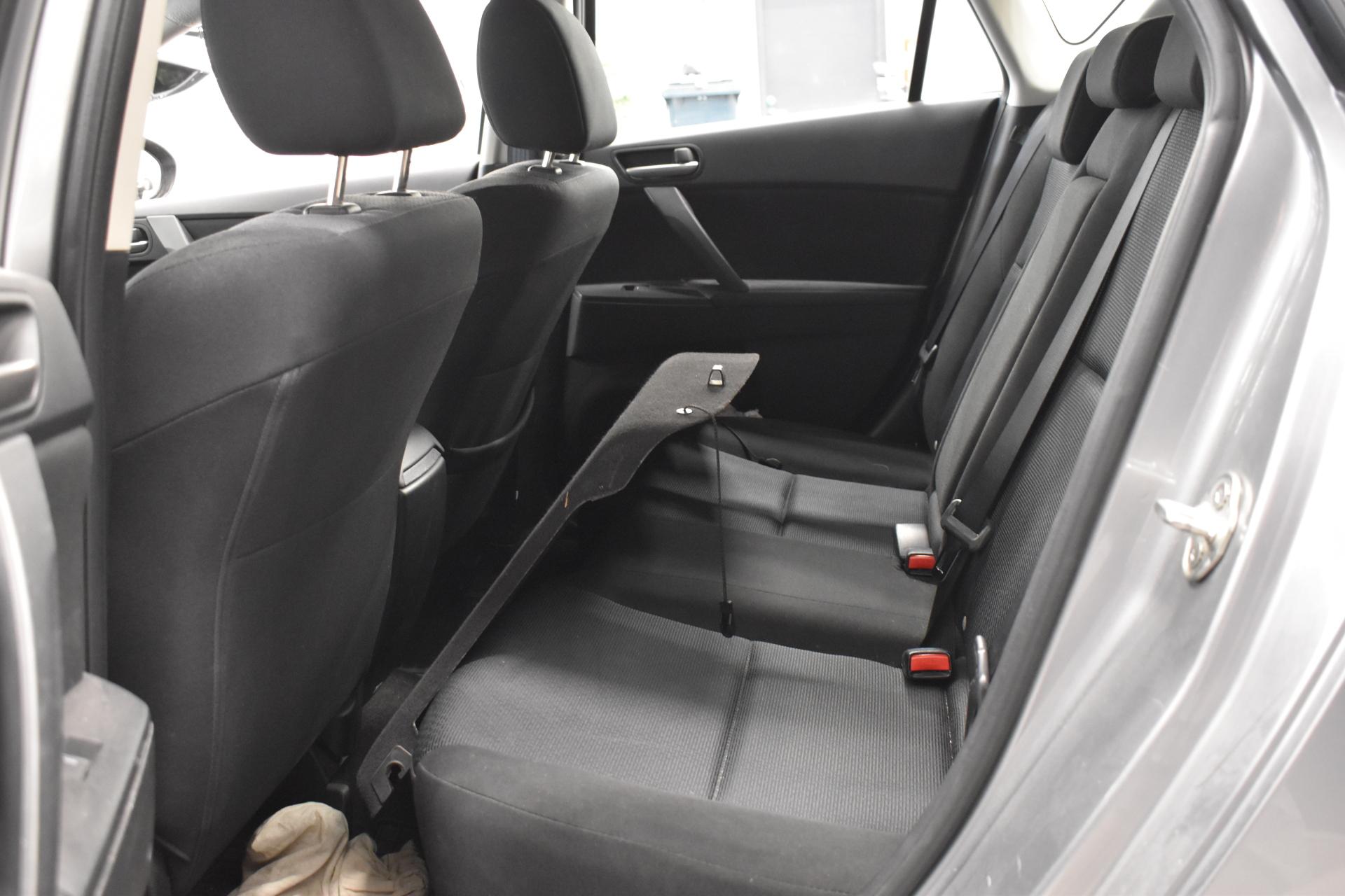 MAZDA 3 2010