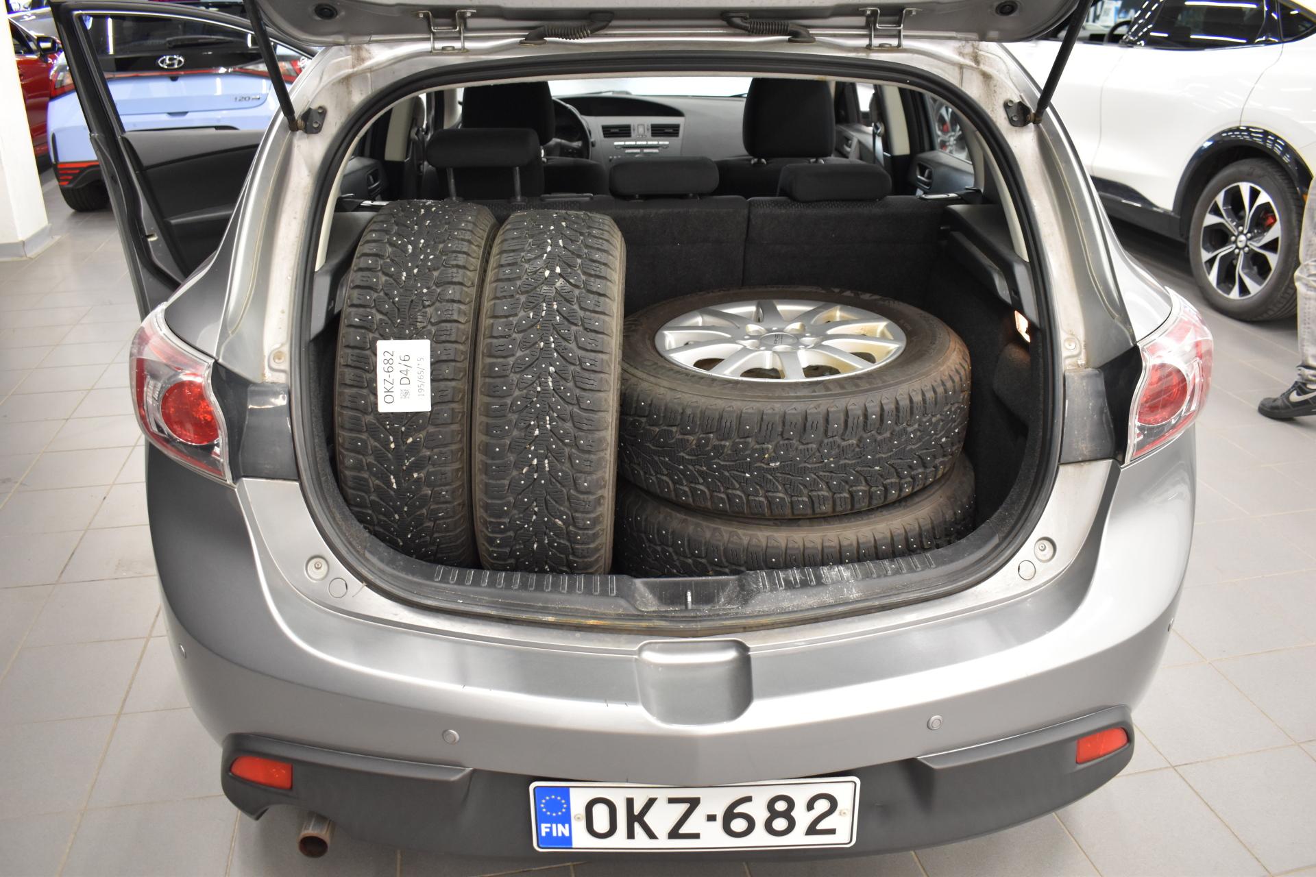 MAZDA 3 2010