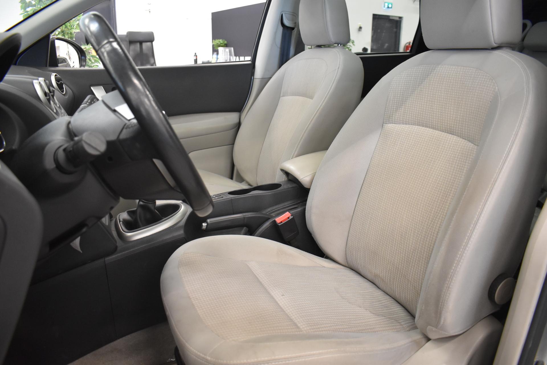NISSAN Qashqai+2 2012