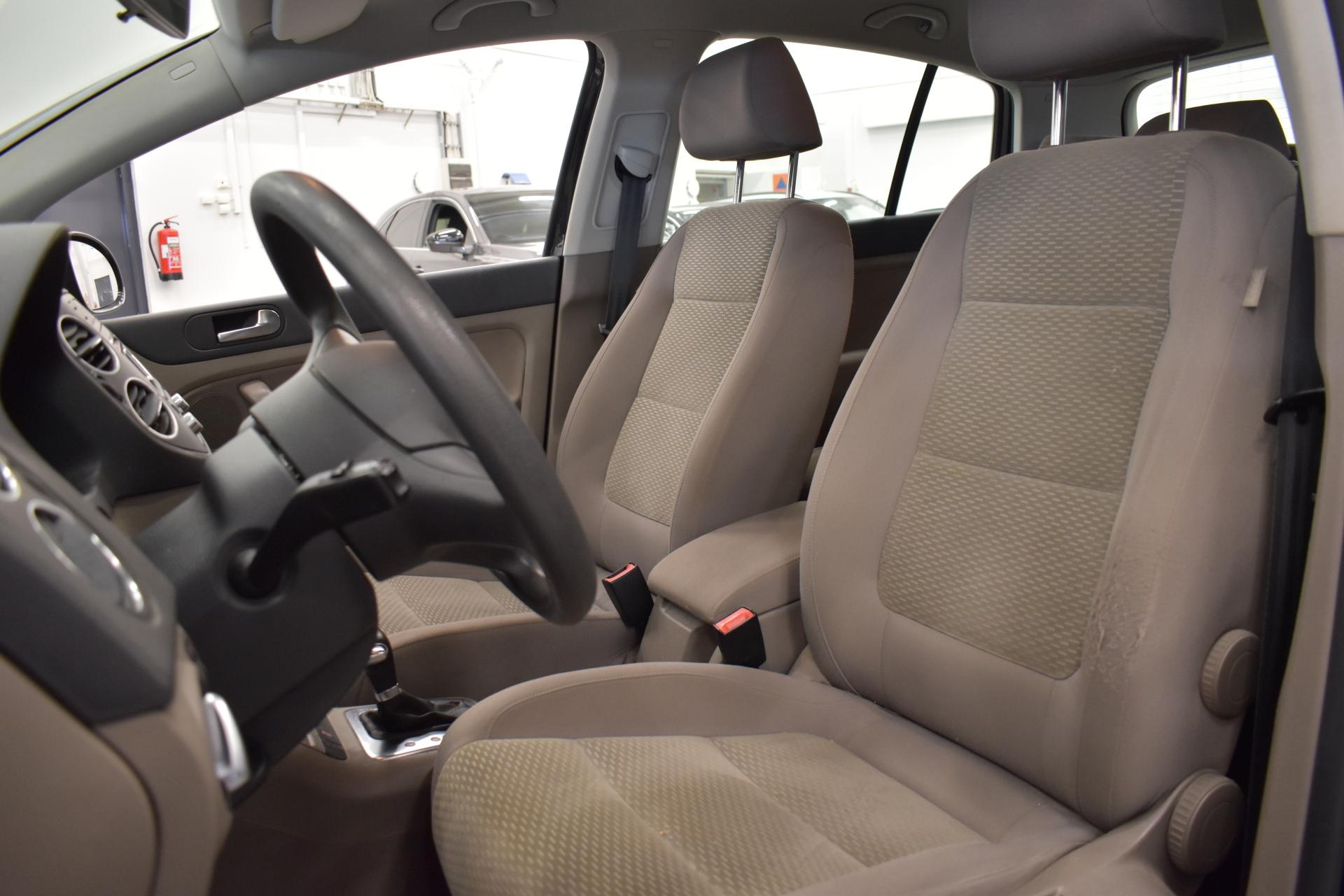 VOLKSWAGEN Golf Plus 2010