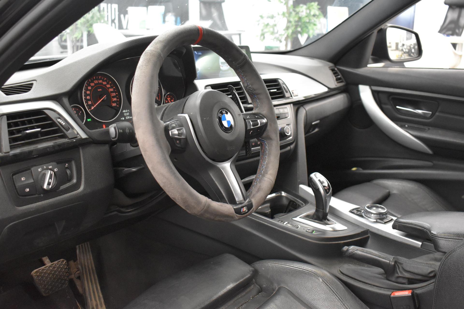 BMW 330 2014