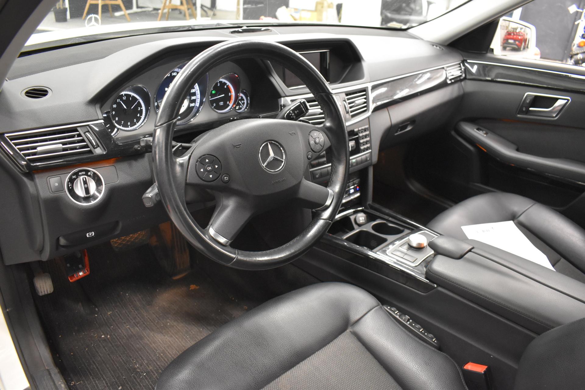 MERCEDES-BENZ E 2012