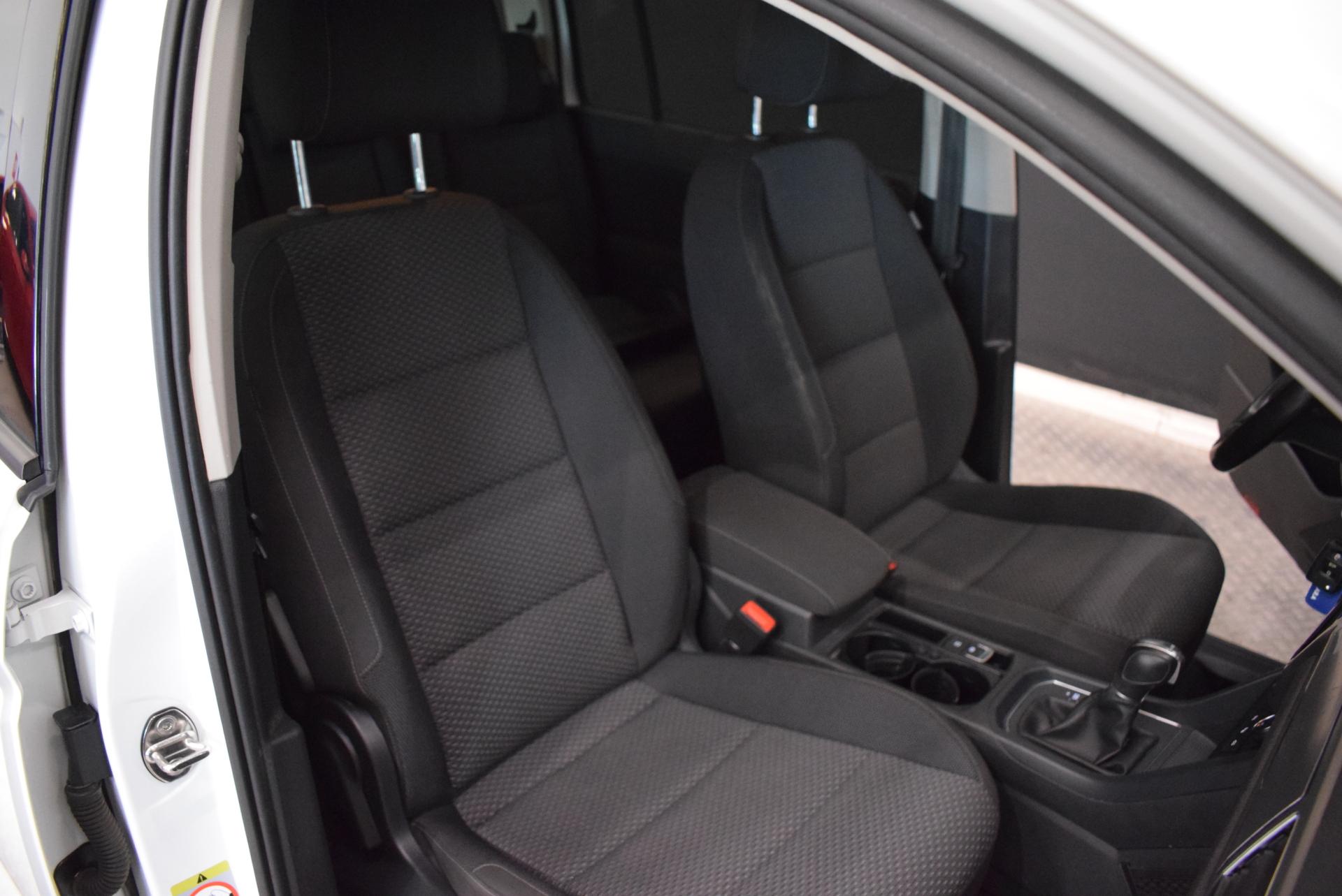 VOLKSWAGEN Touran 2018