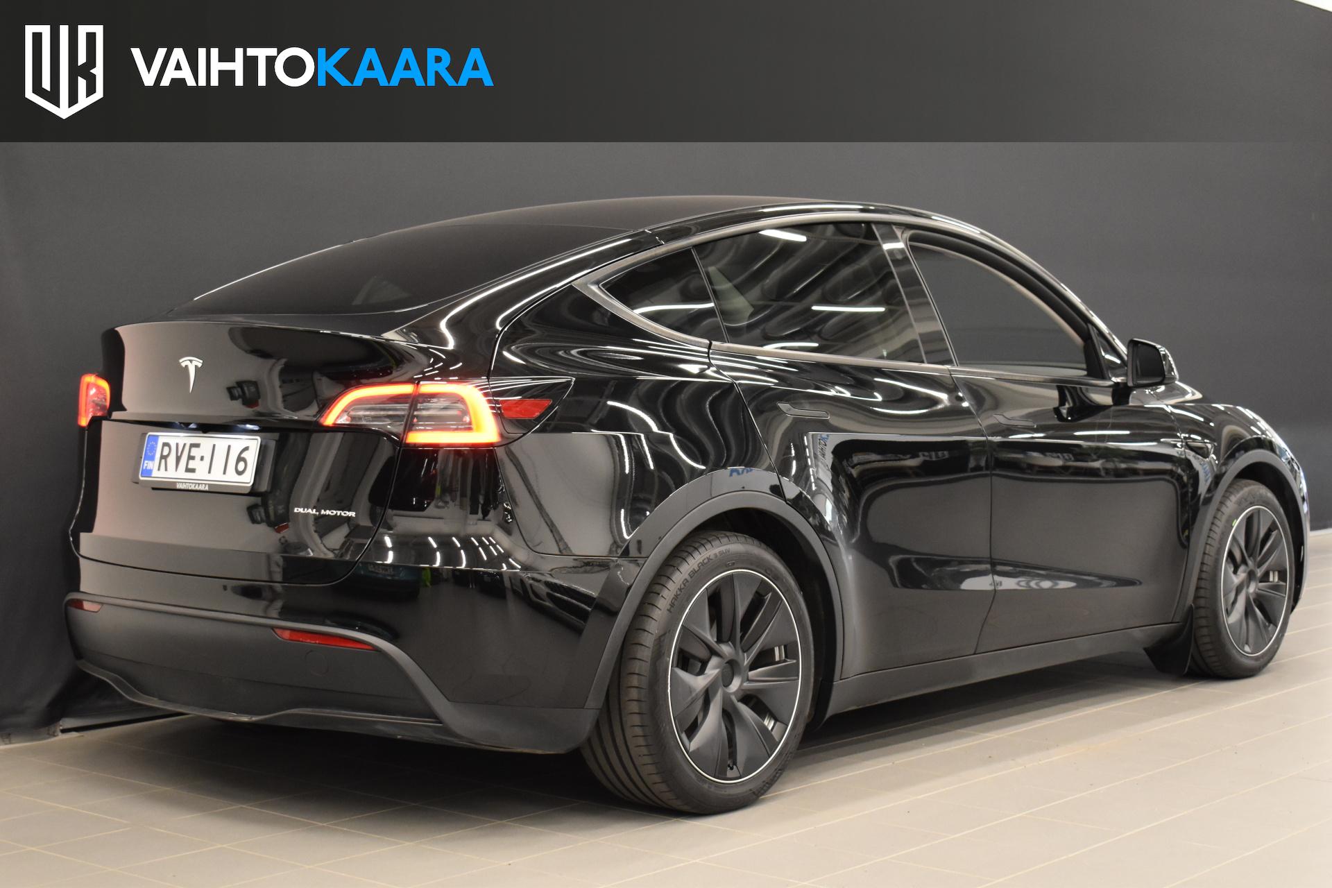 TESLA Model Y 9