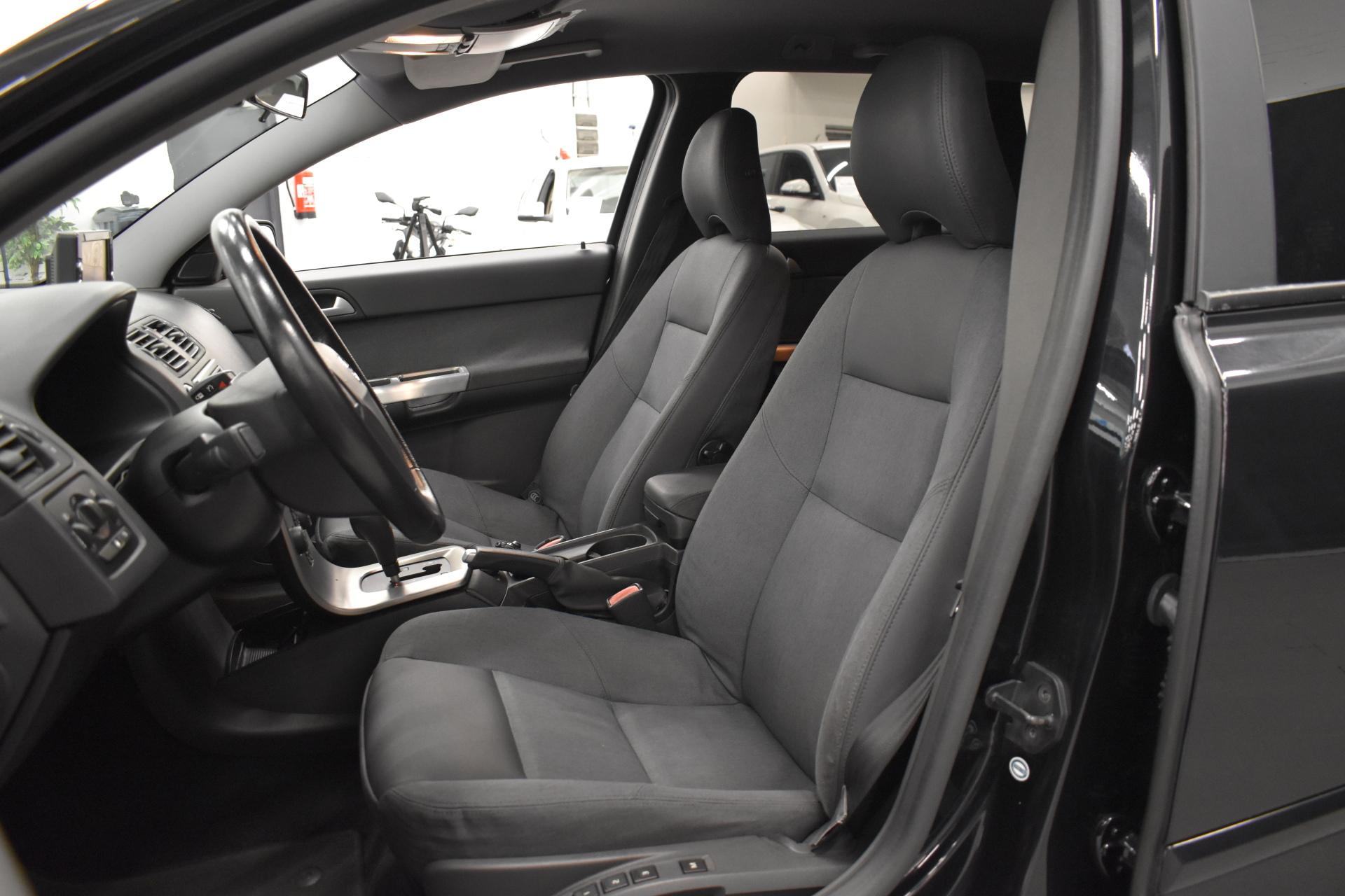 VOLVO V50 2004