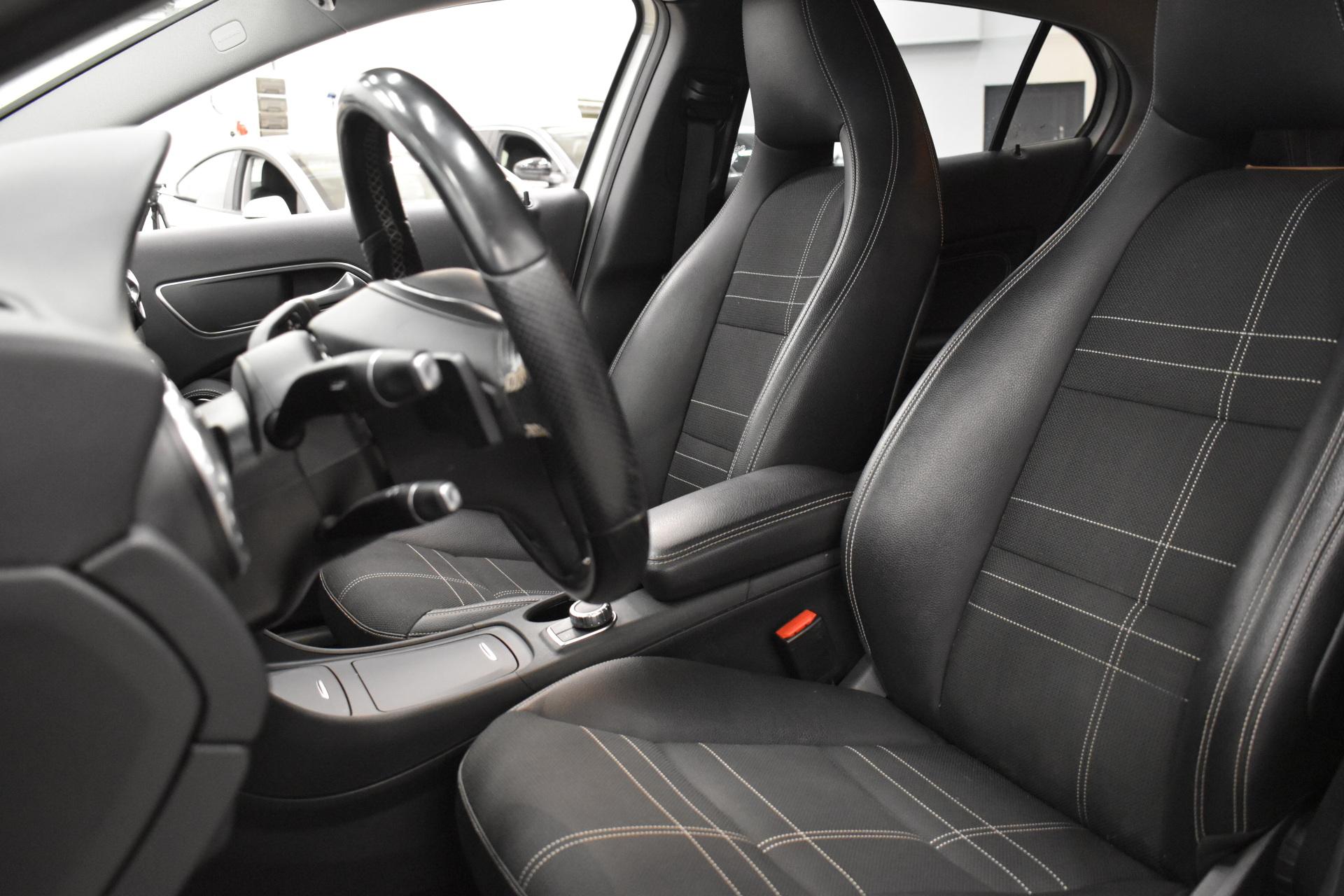 MERCEDES-BENZ GLA 2015