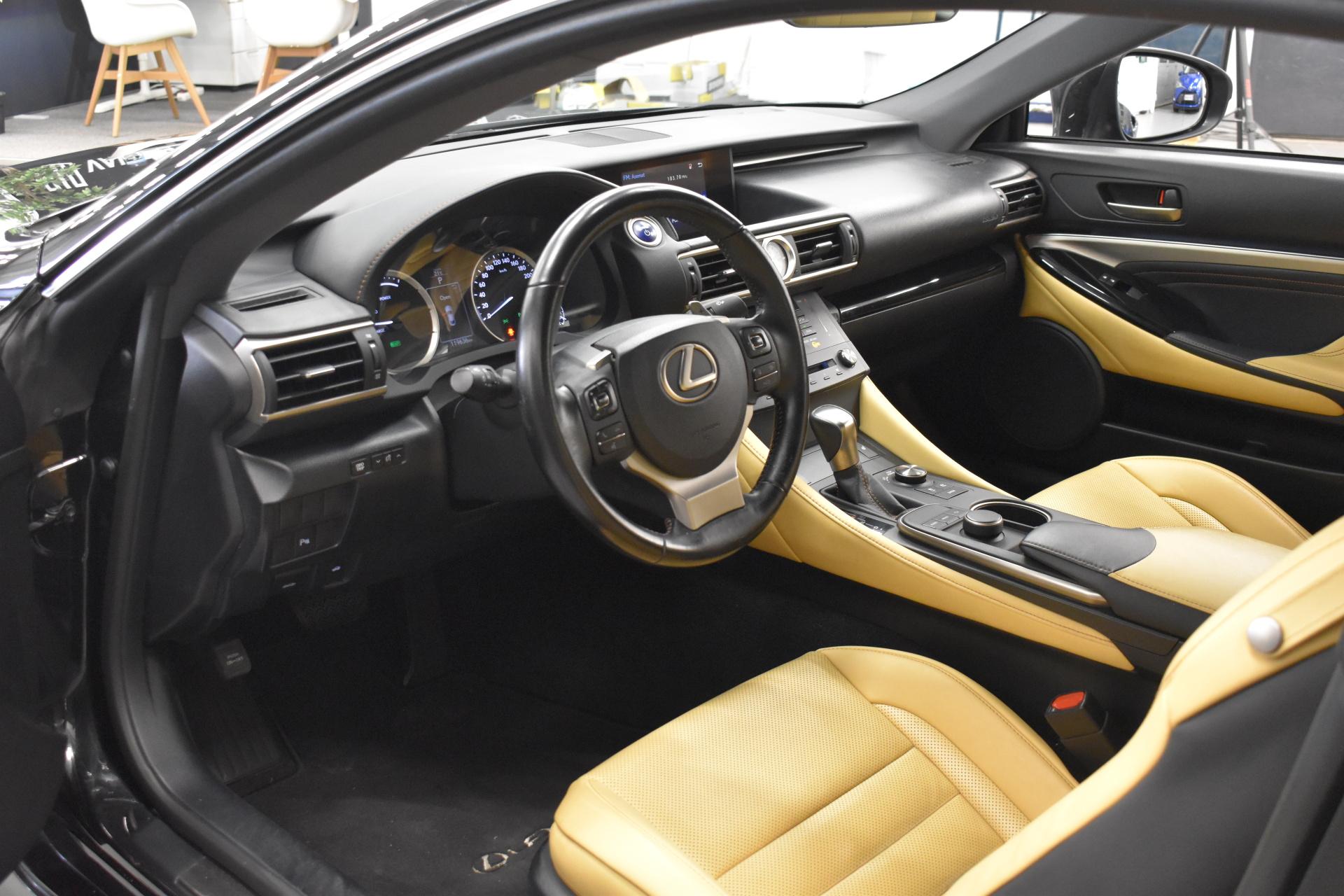 LEXUS RC 11