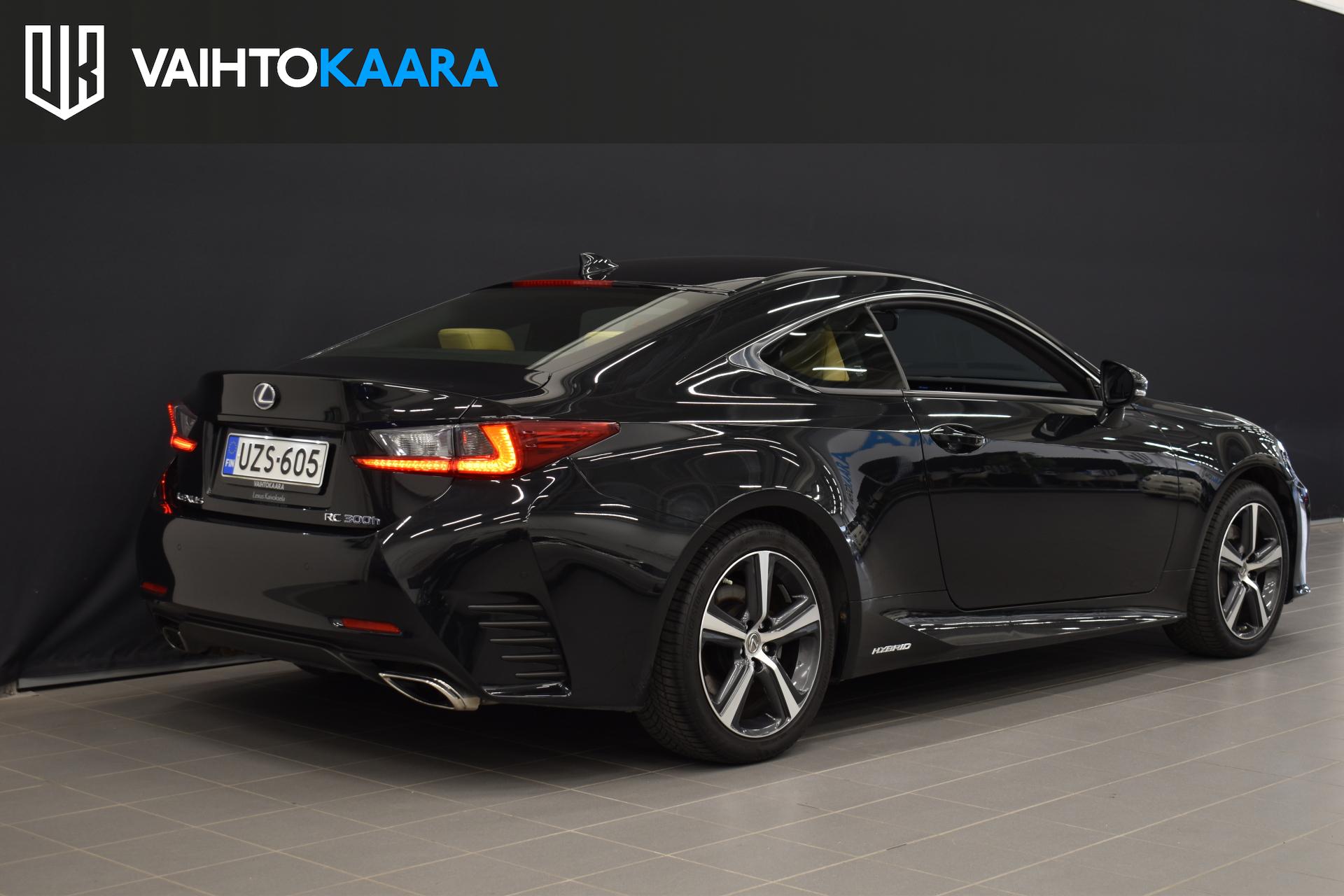 LEXUS RC 9