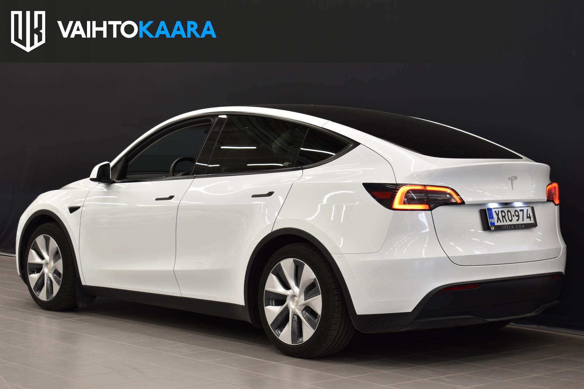 TESLA Model Y 5