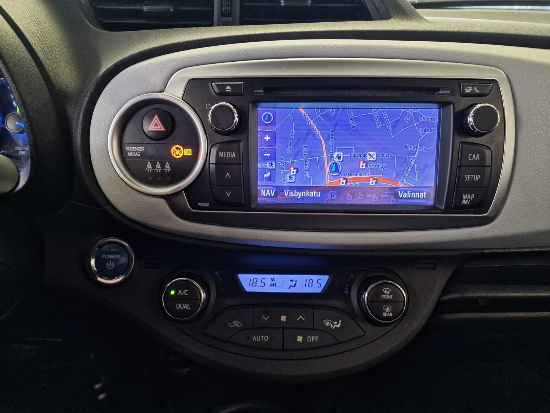 TOYOTA Yaris 2012
