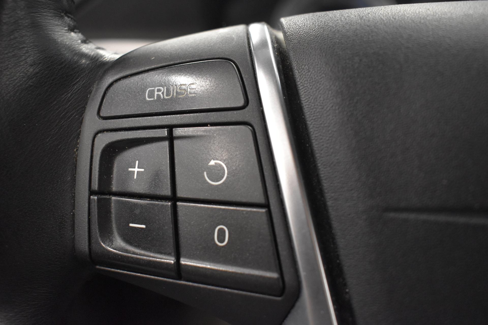 VOLVO V70 2011