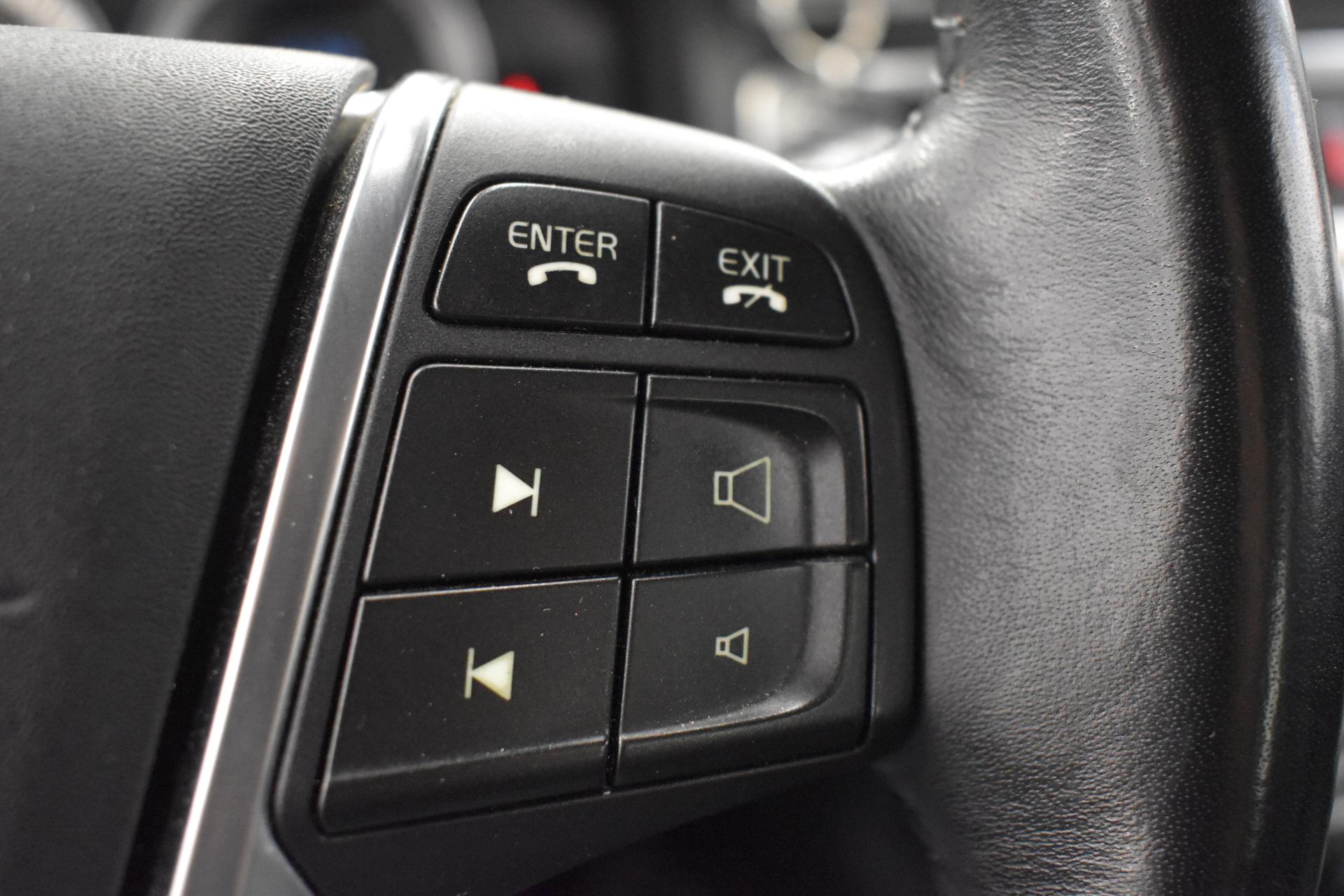 VOLVO V70 2011