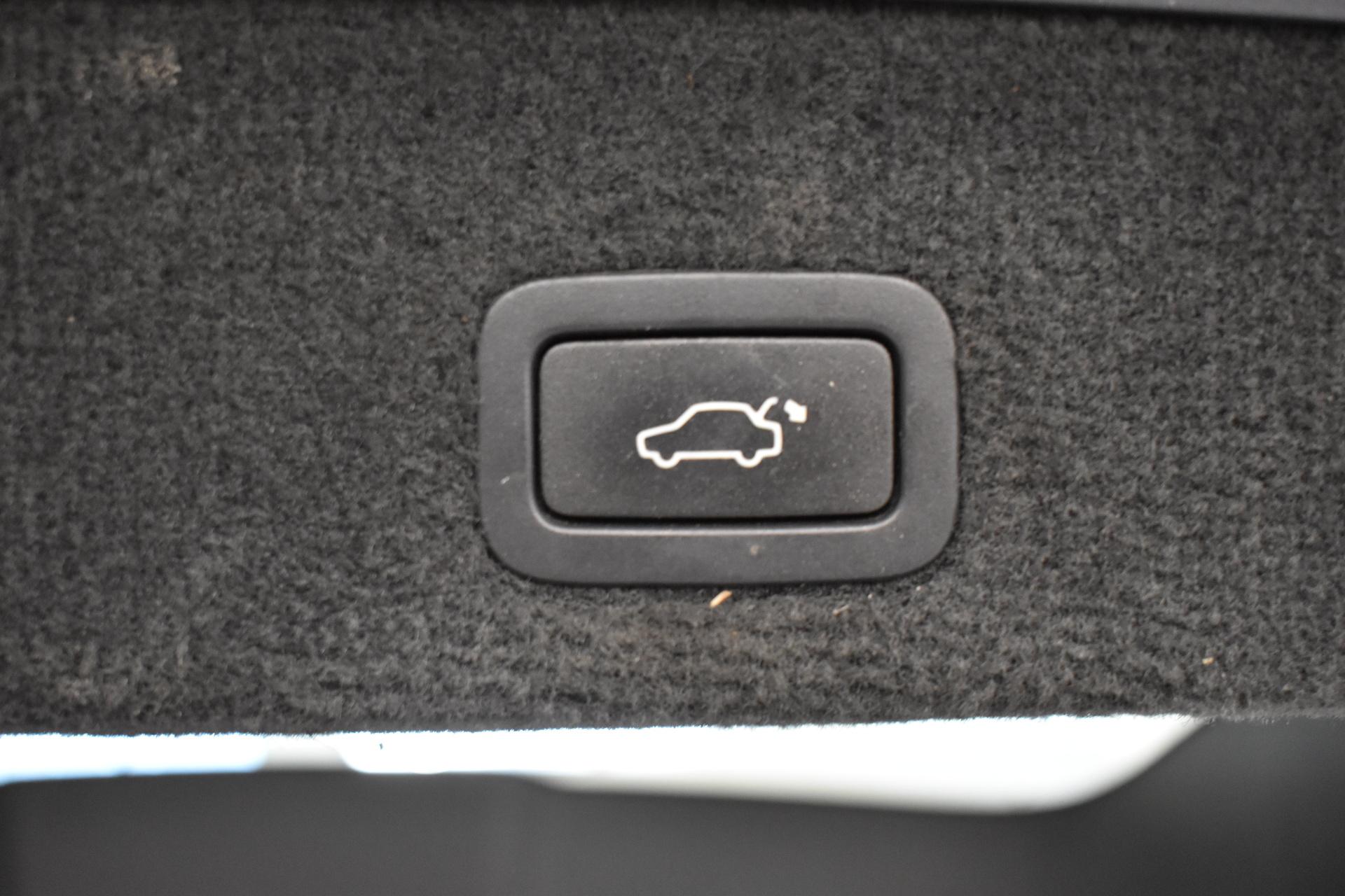 VOLVO V70 2011