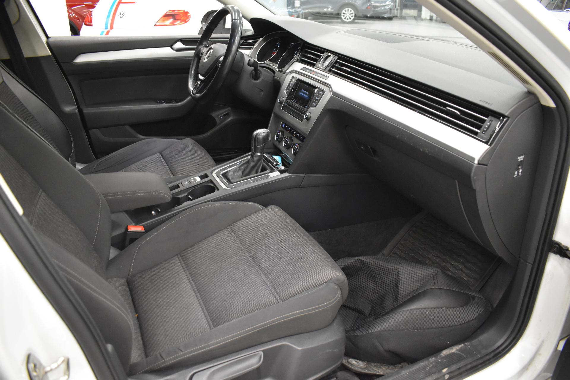 VOLKSWAGEN Passat 2015