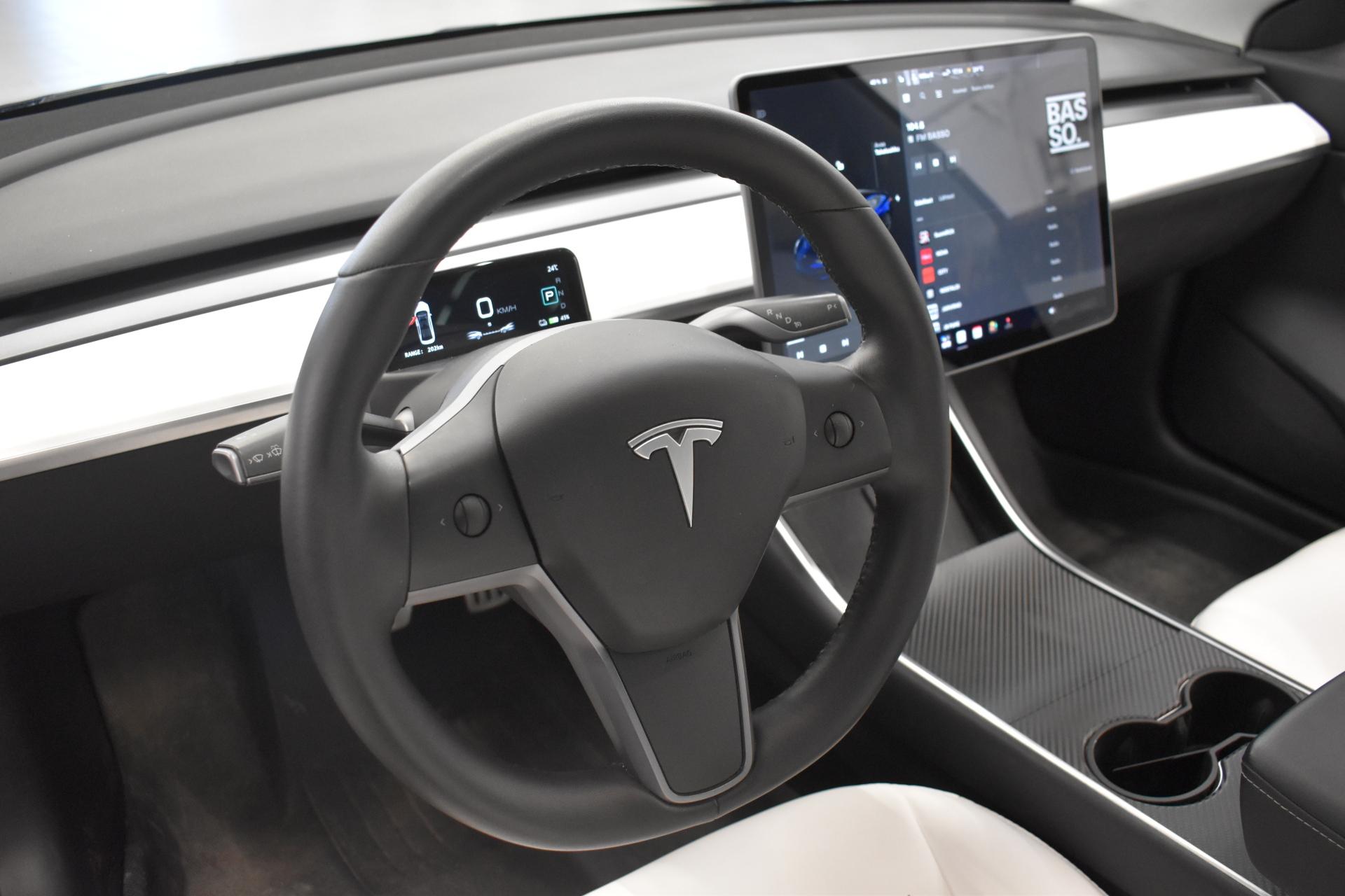 TESLA Model 3 2020