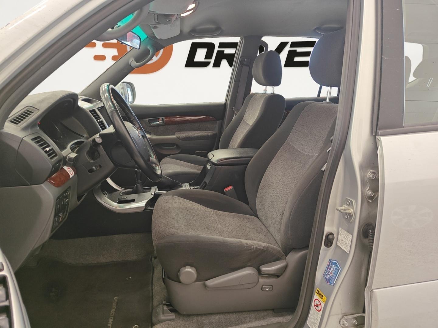 TOYOTA Land Cruiser 2004