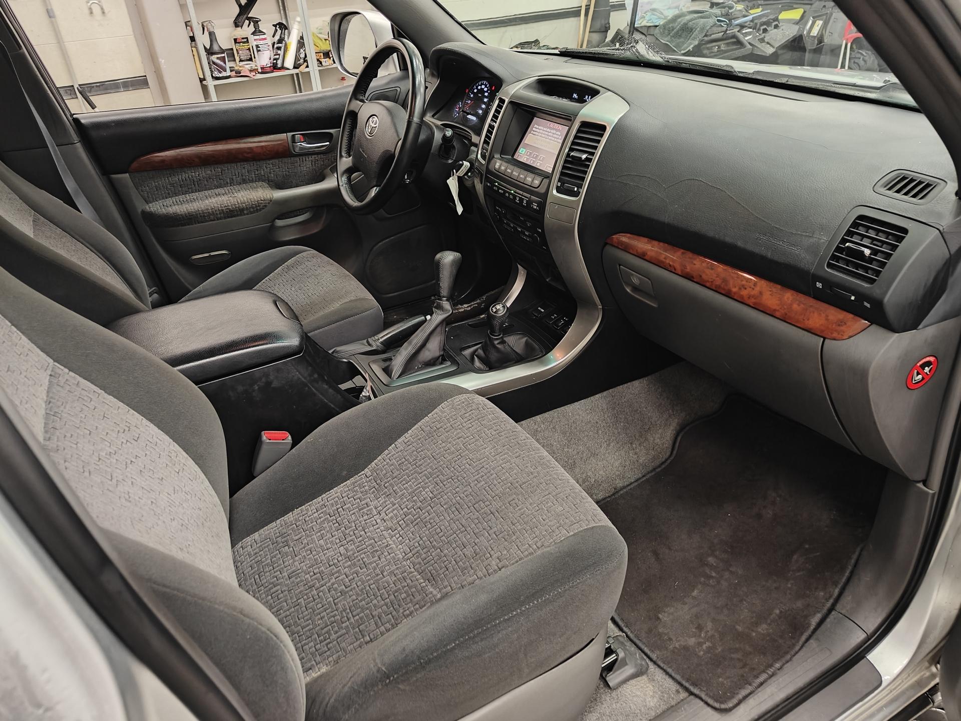 TOYOTA Land Cruiser 2004