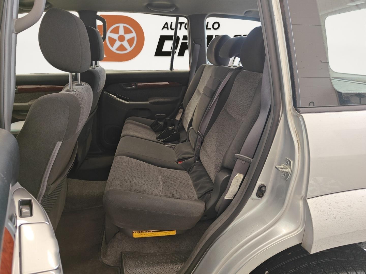 TOYOTA Land Cruiser 2004