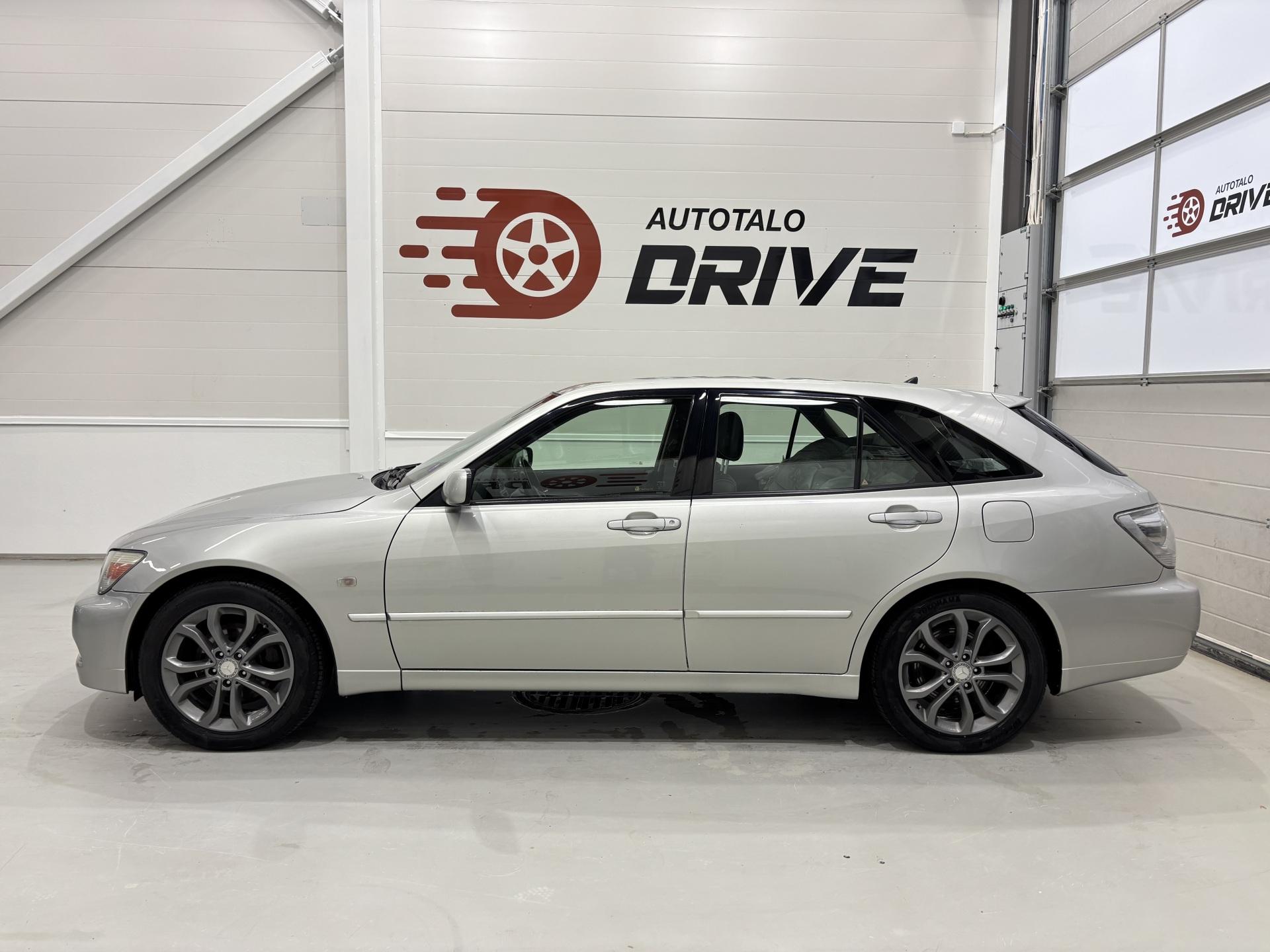 LEXUS IS 2003